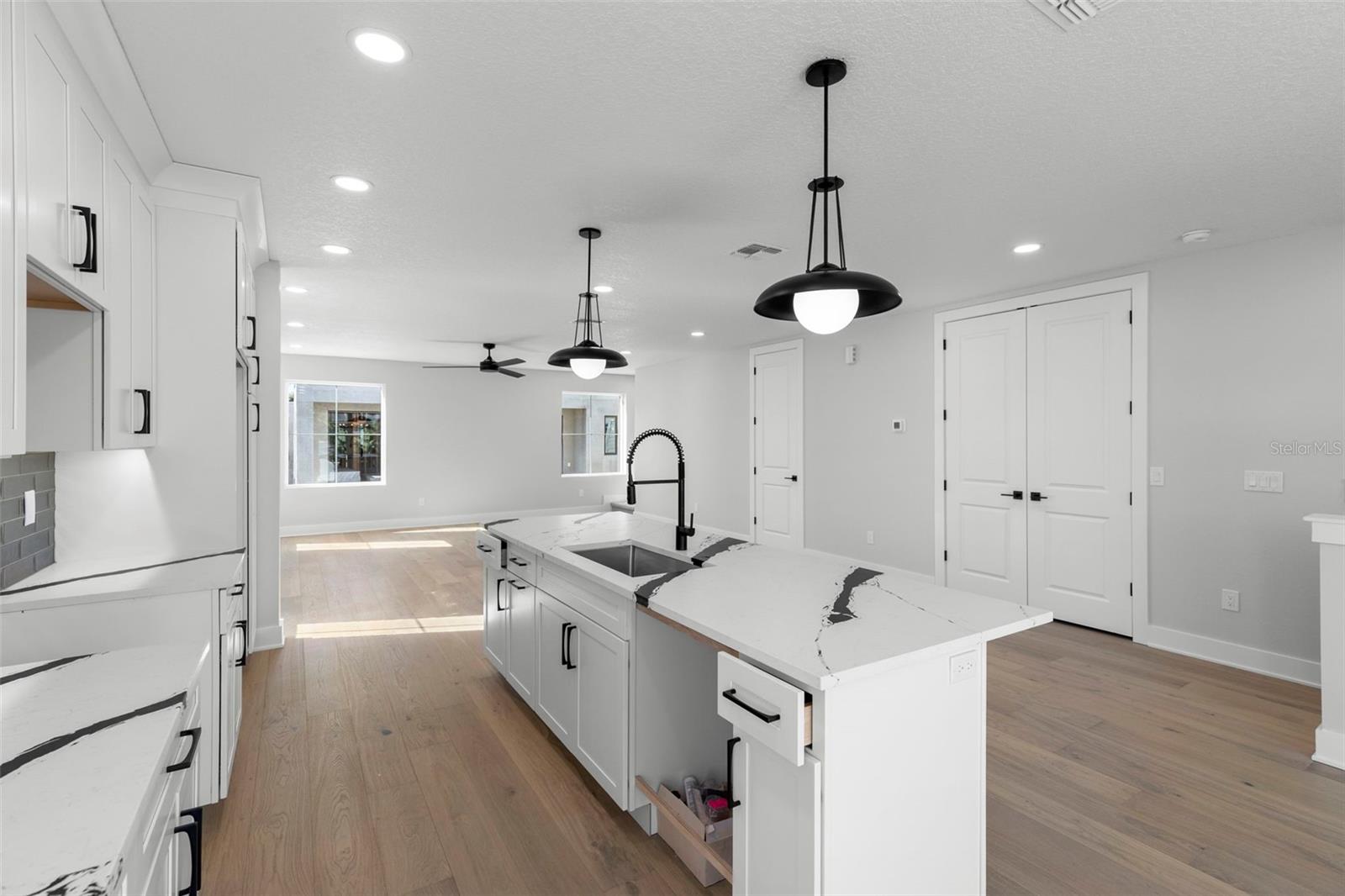 Image 16 of 29 For 4208 Carmen Street D