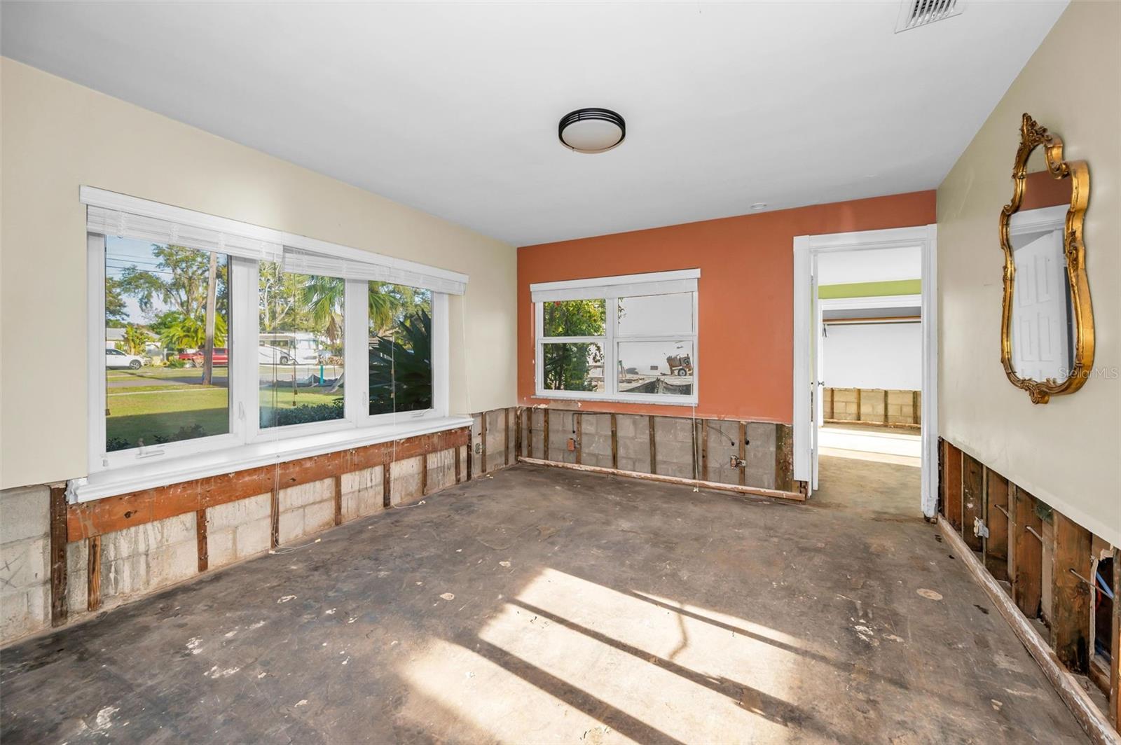 Image 14 of 40 For 116 Shore Drive Place