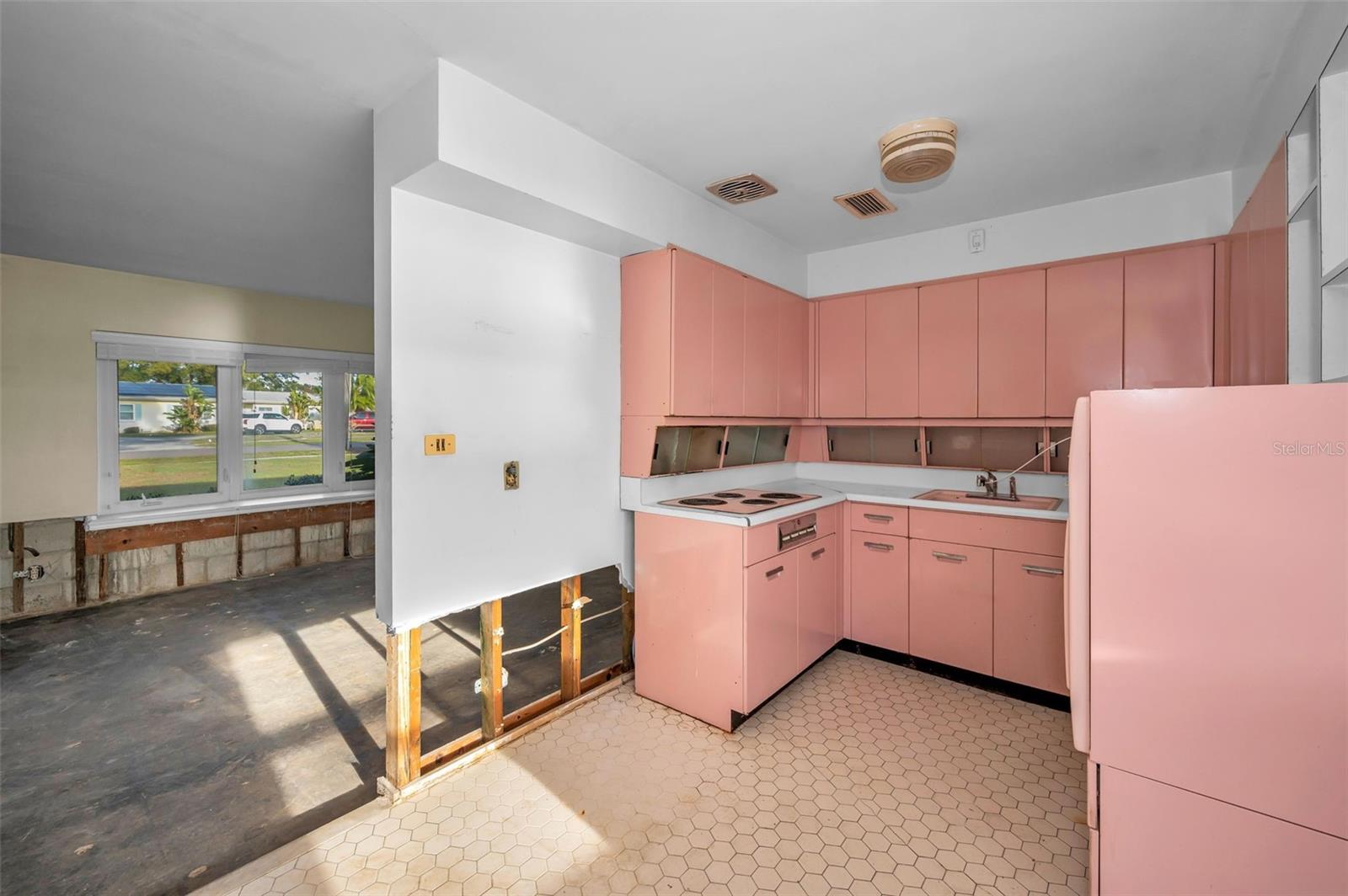 Image 18 of 40 For 116 Shore Drive Place