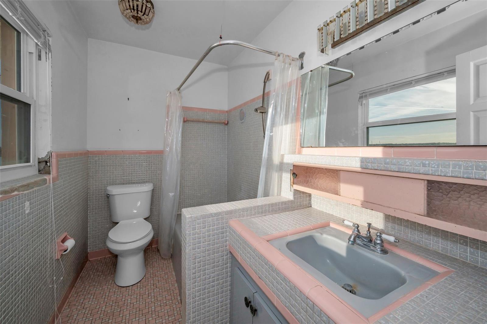 Image 21 of 40 For 116 Shore Drive Place