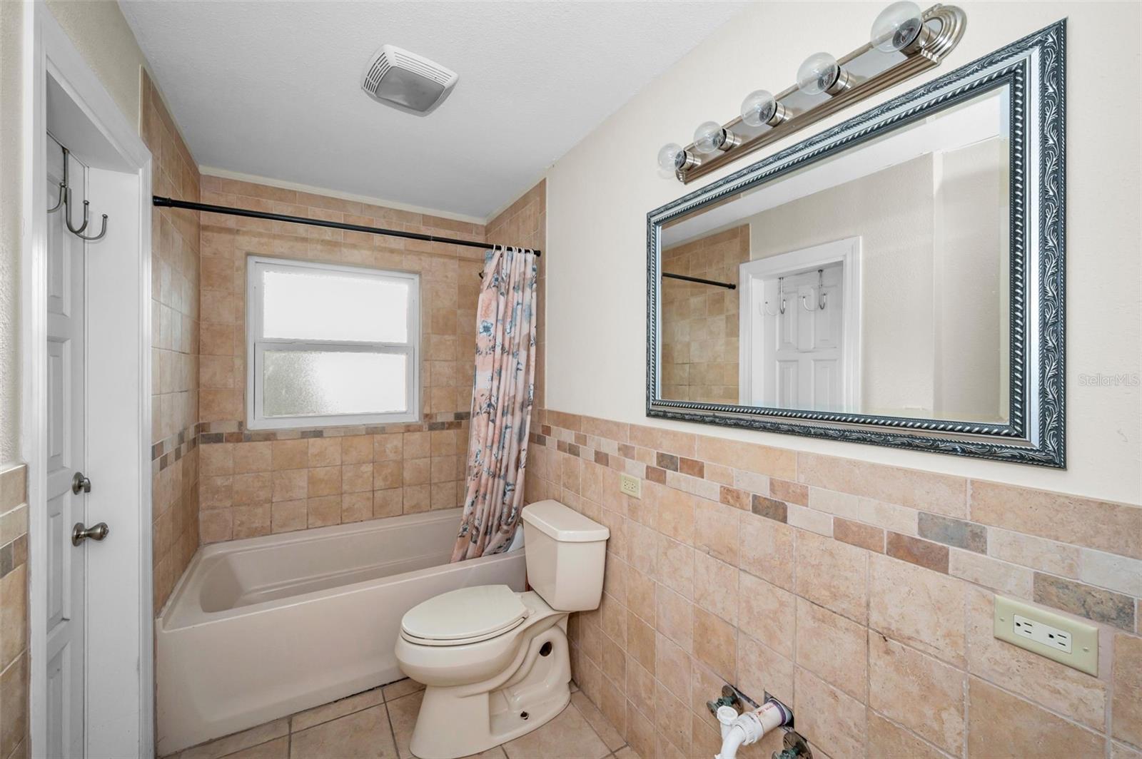 Image 23 of 40 For 116 Shore Drive Place