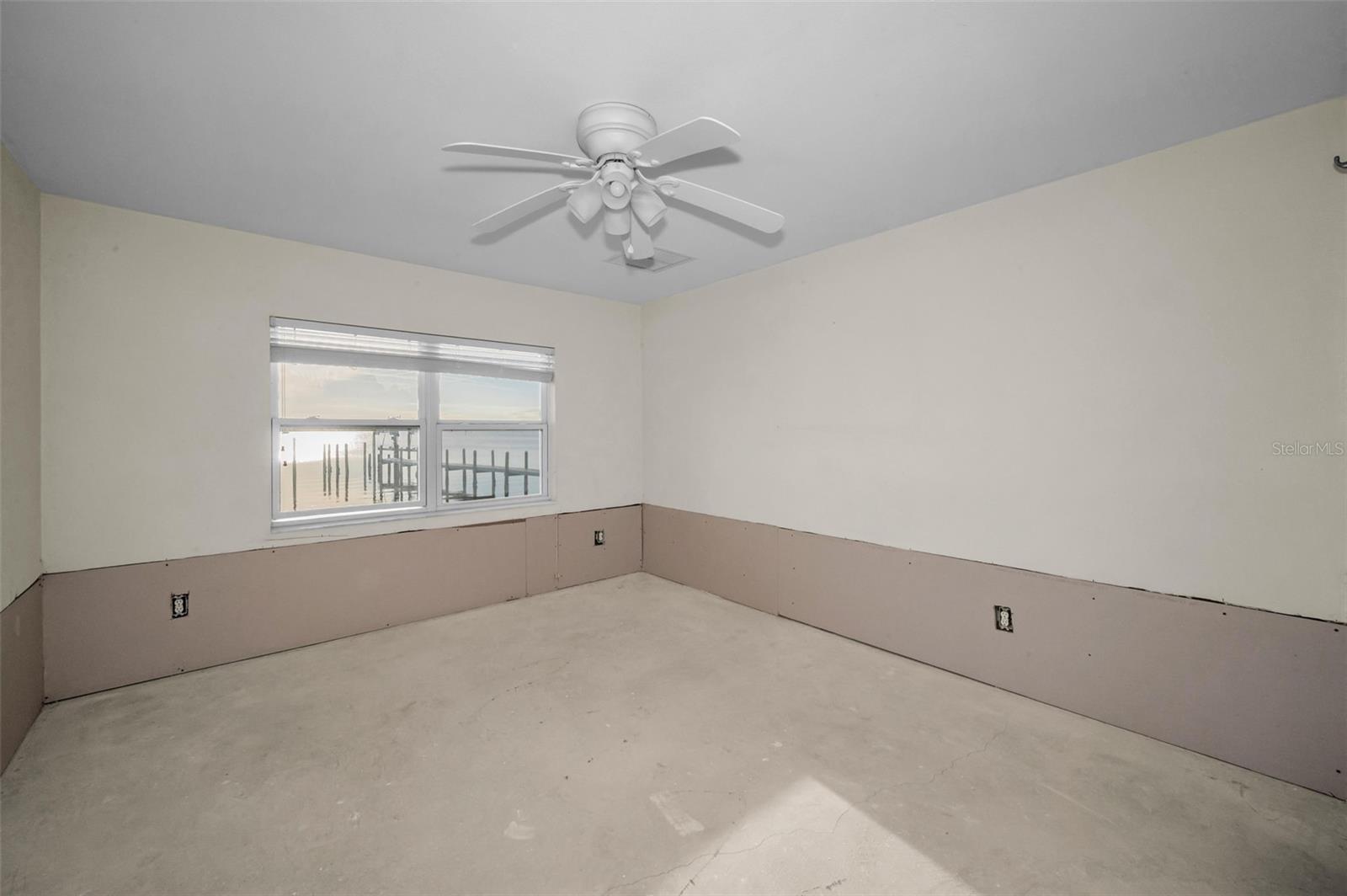 Image 24 of 40 For 116 Shore Drive Place