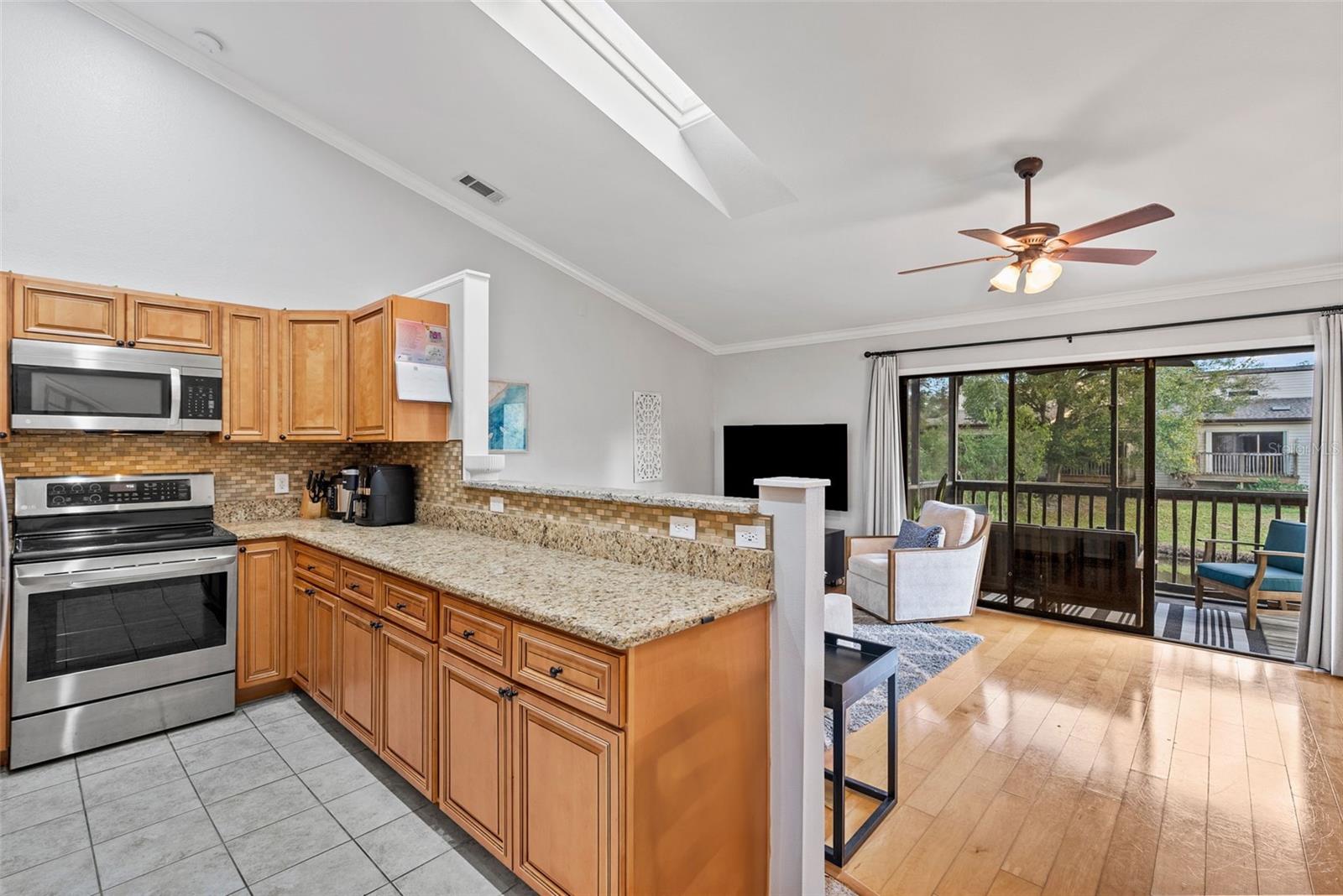 Image 14 of 49 For 6438 93rd Terrace N 603