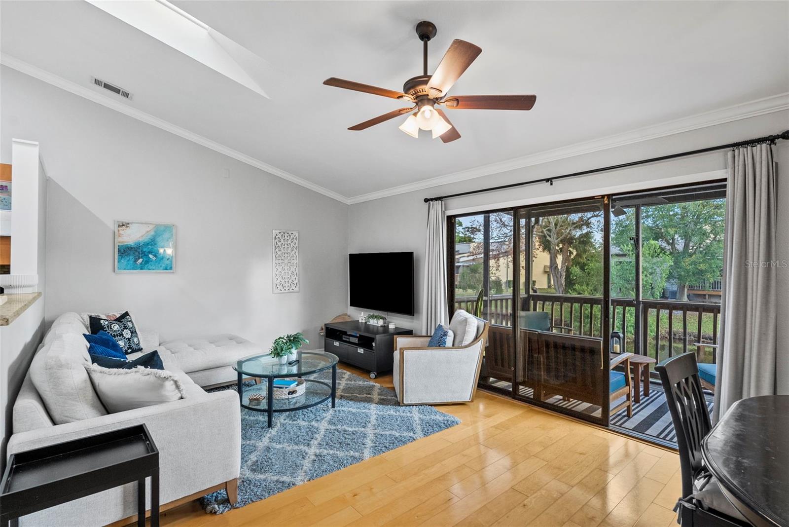 Image 9 of 49 For 6438 93rd Terrace N 603