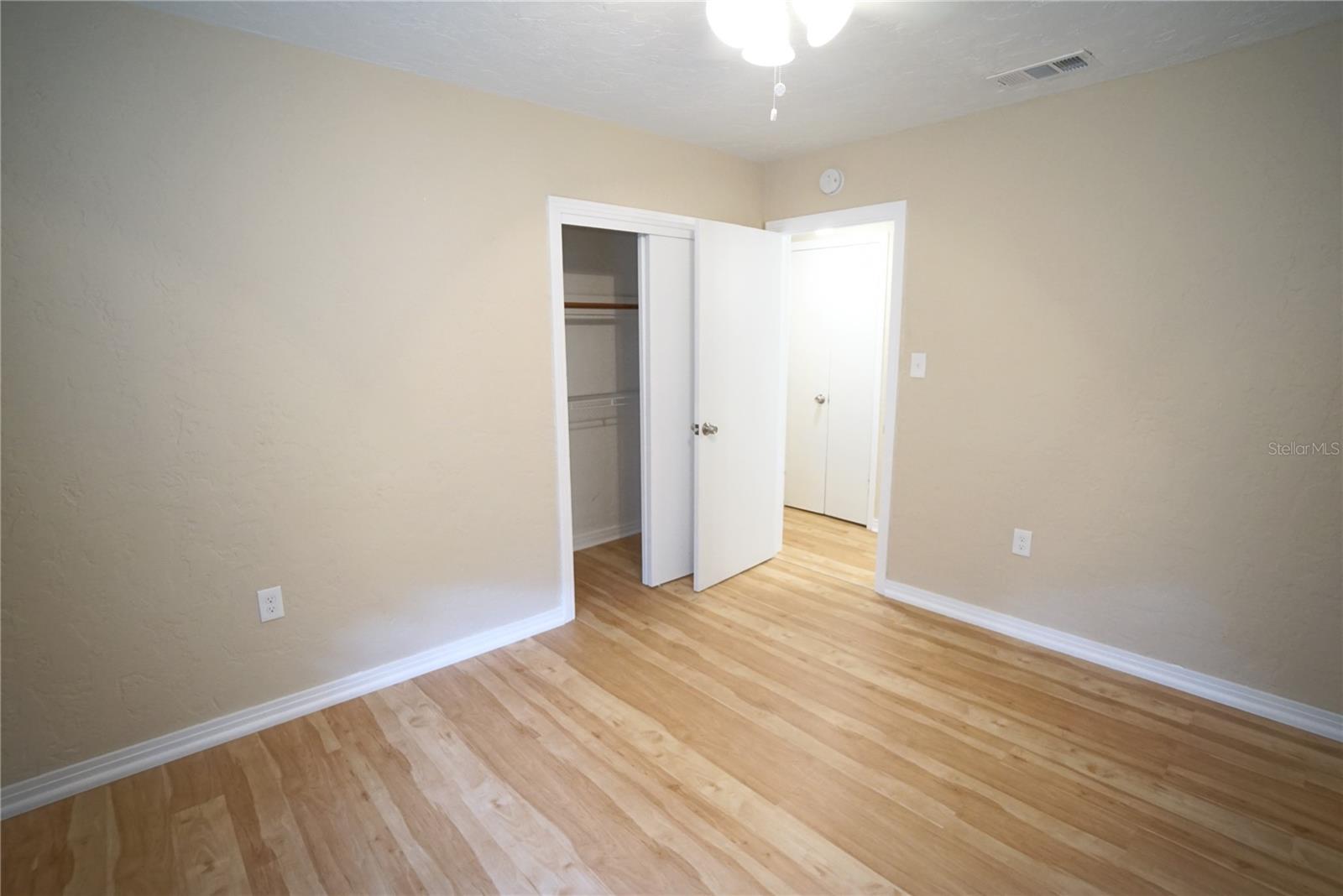 Image 6 of 28 For 1424 Park Circle