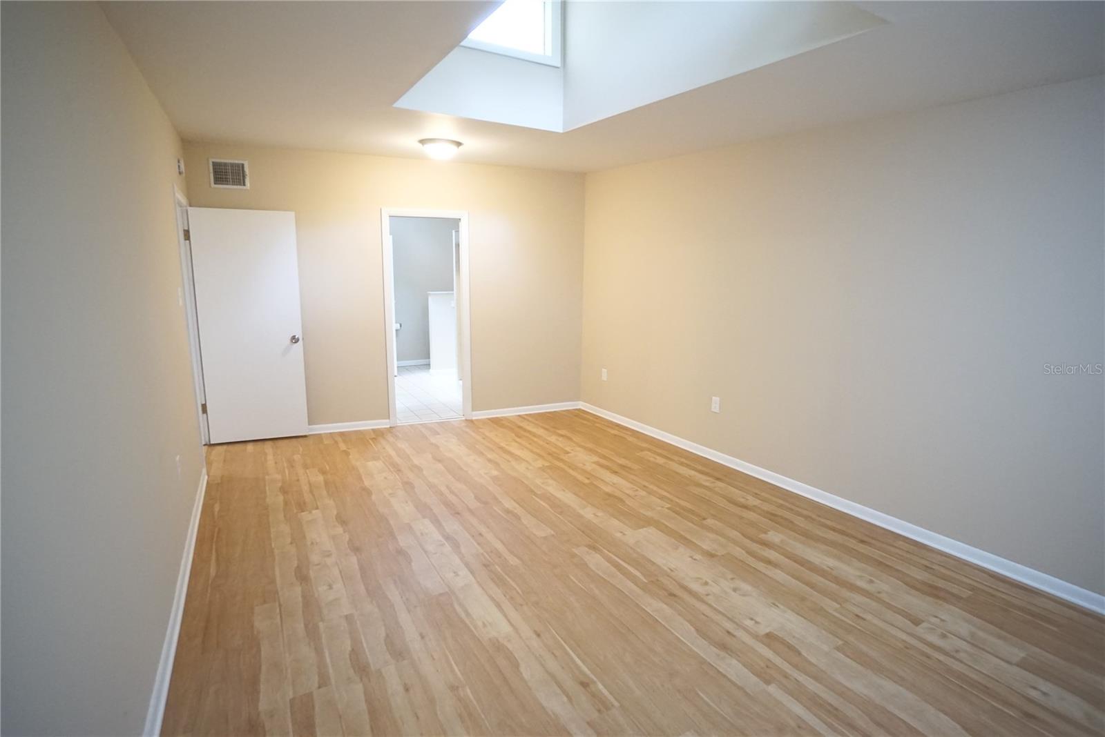 Image 9 of 28 For 1424 Park Circle