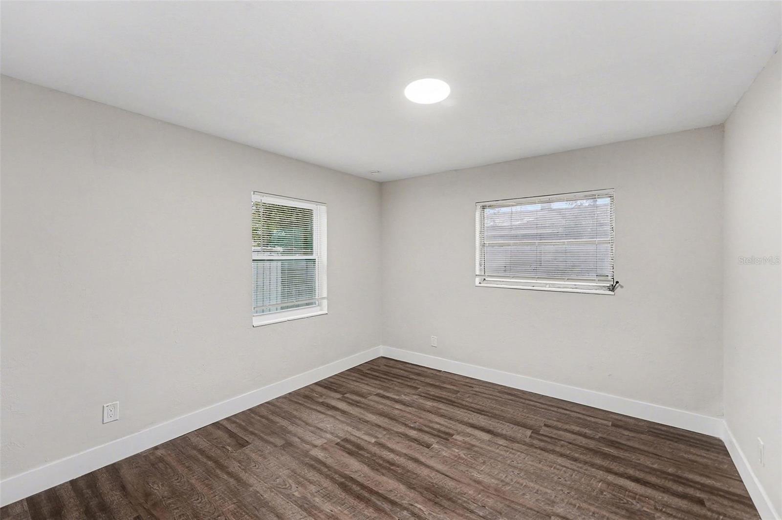 Image 10 of 37 For 2560 Queensboro Avenue S