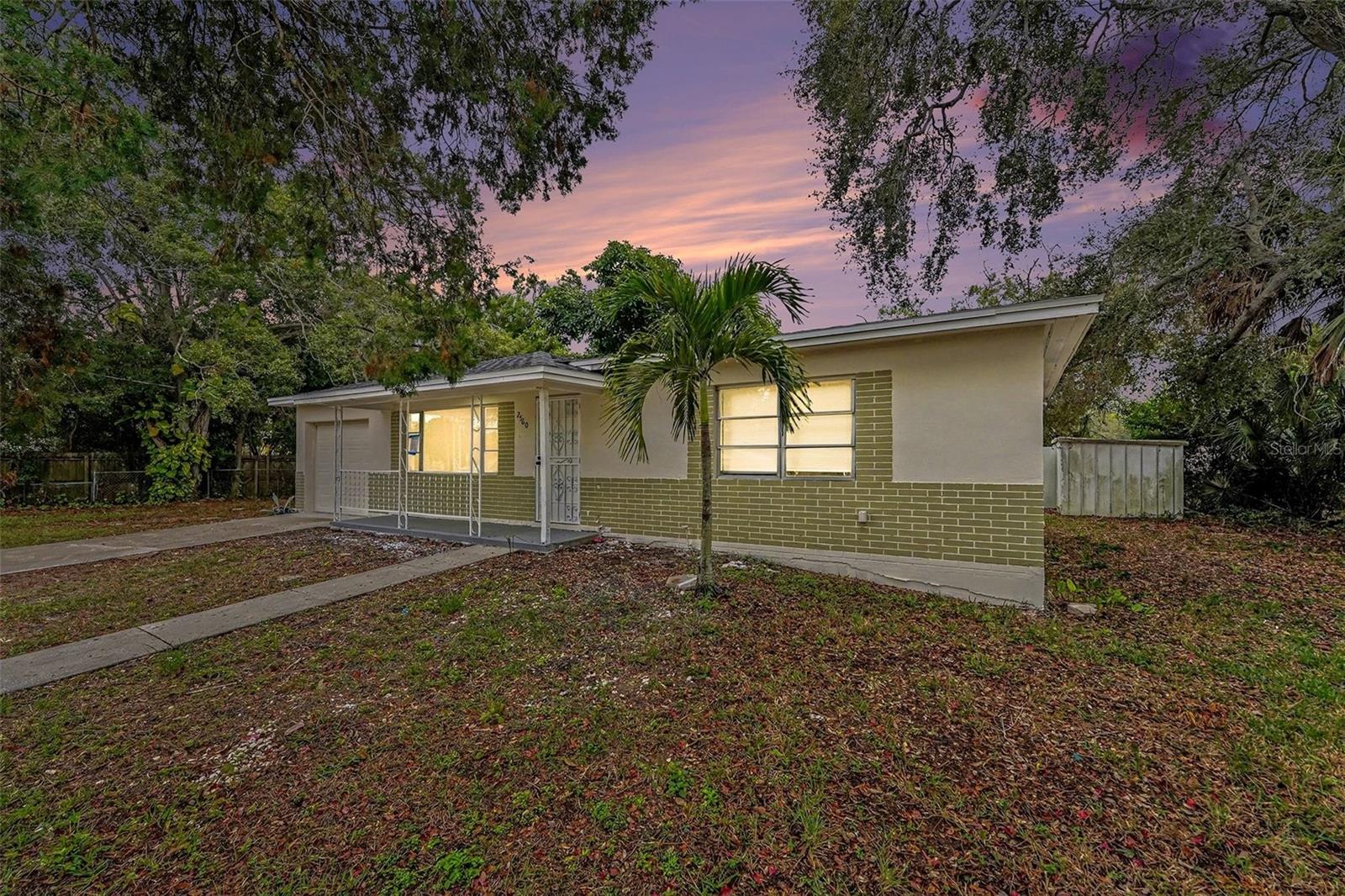 Image 2 of 37 For 2560 Queensboro Avenue S