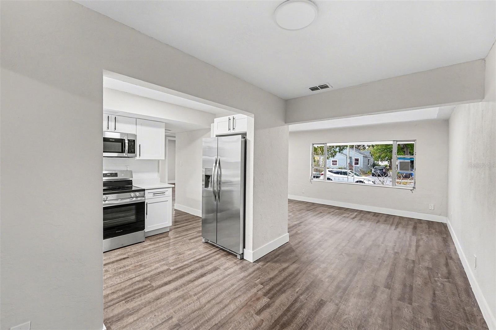 Image 20 of 37 For 2560 Queensboro Avenue S