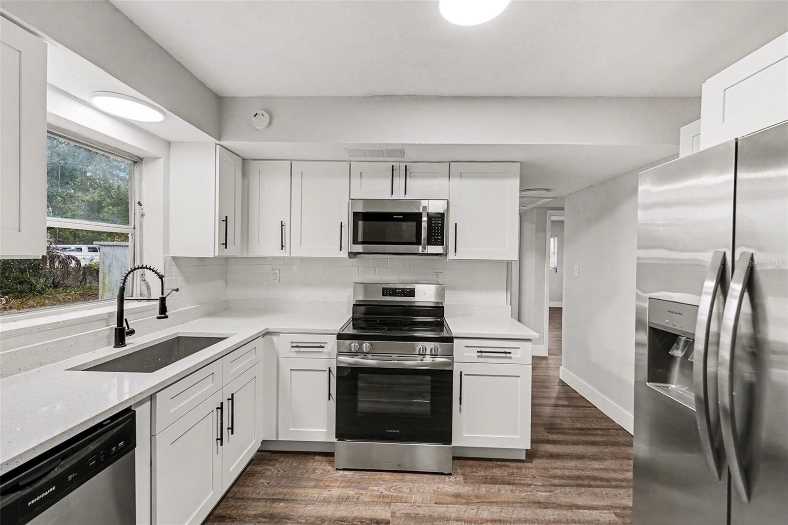 Image 21 of 37 For 2560 Queensboro Avenue S