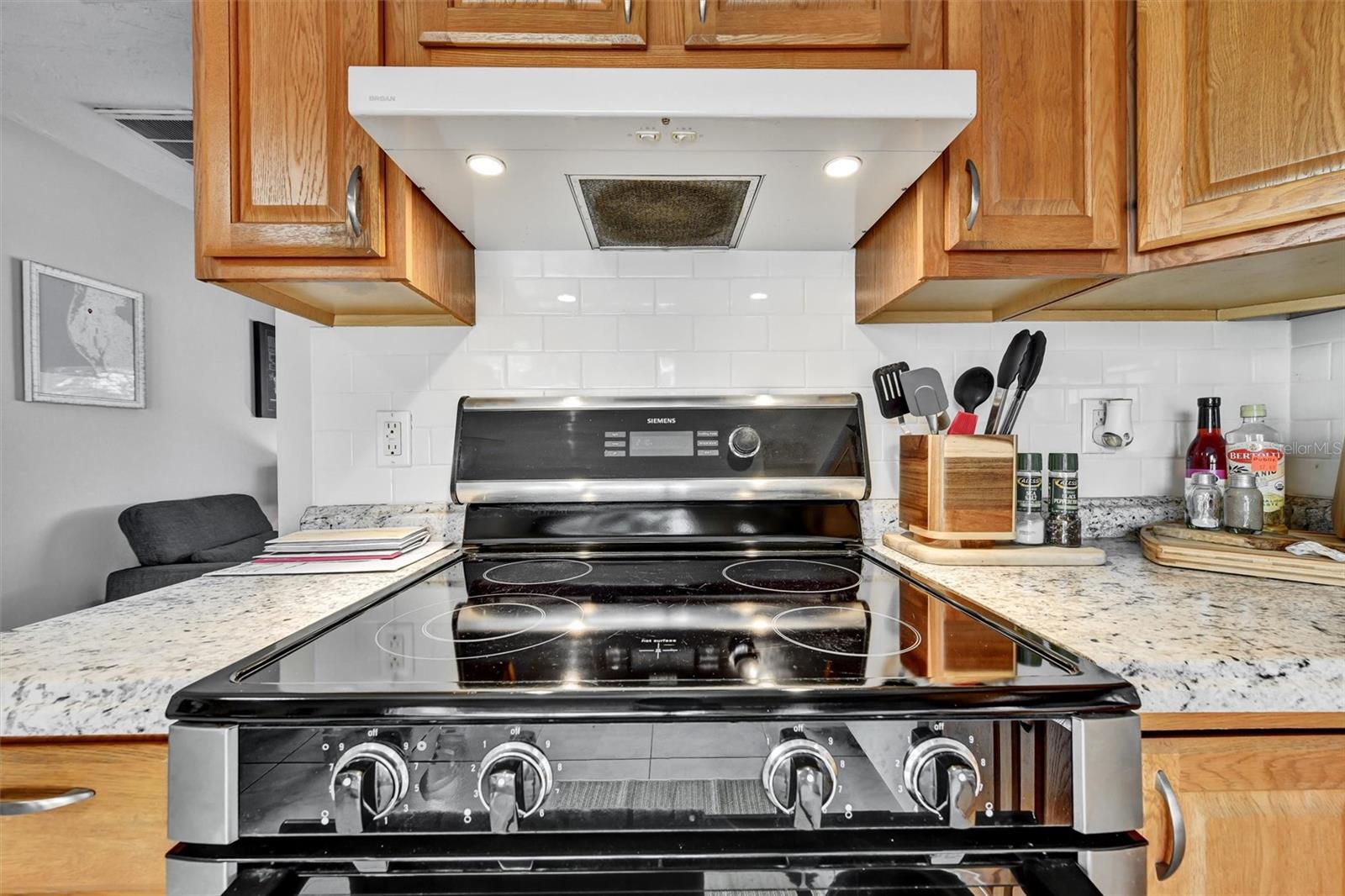 Image 12 of 58 For 2671 Pinehurst Avenue