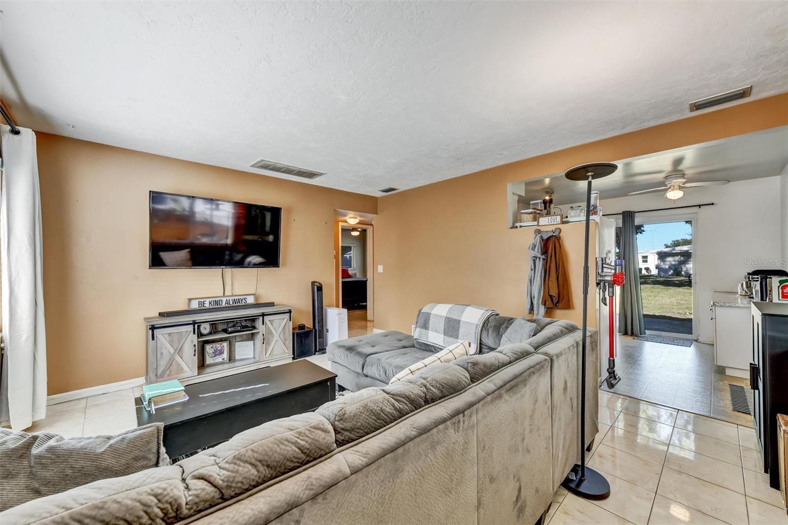 Image 21 of 58 For 2671 Pinehurst Avenue