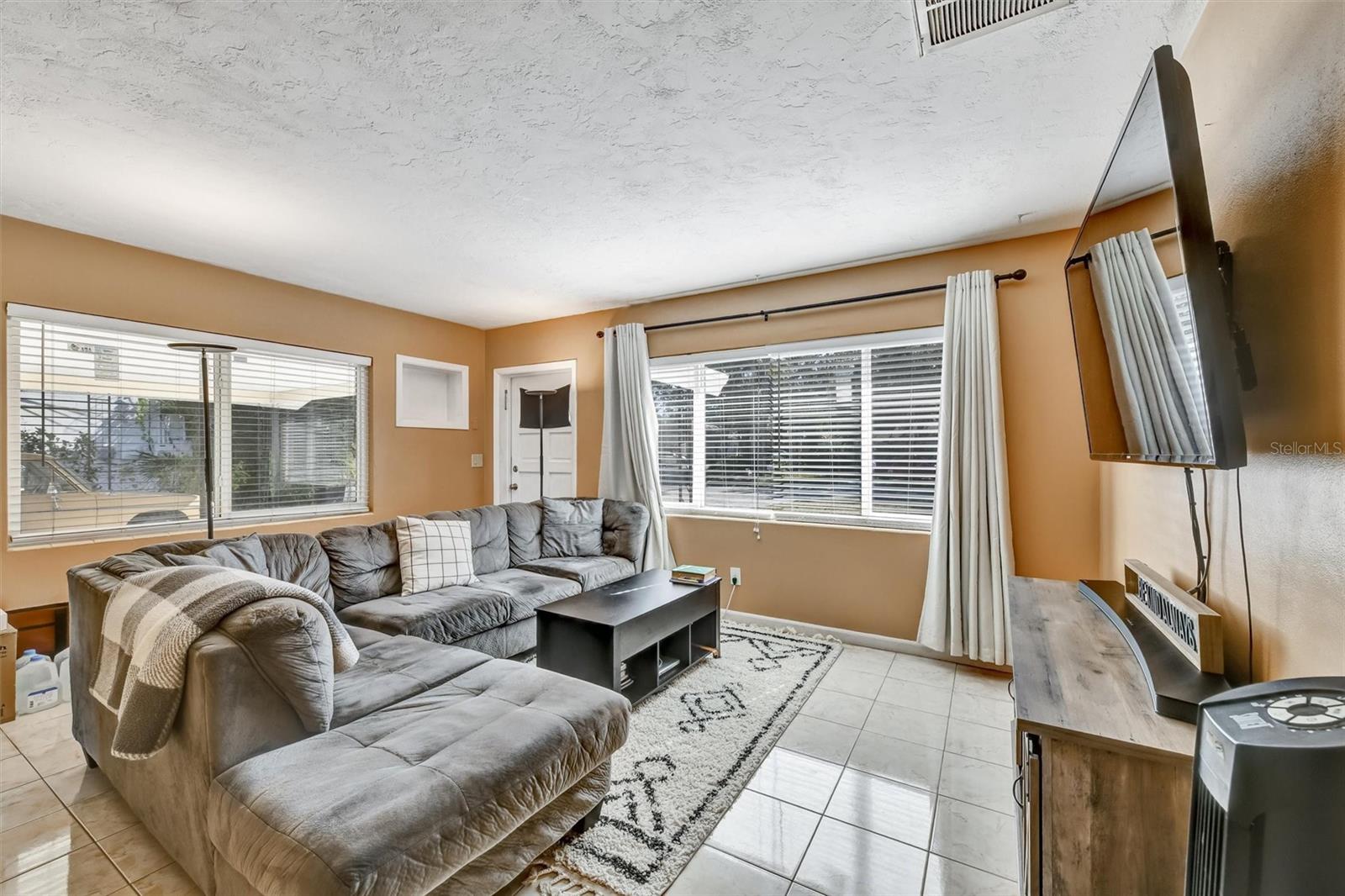 Image 23 of 58 For 2671 Pinehurst Avenue