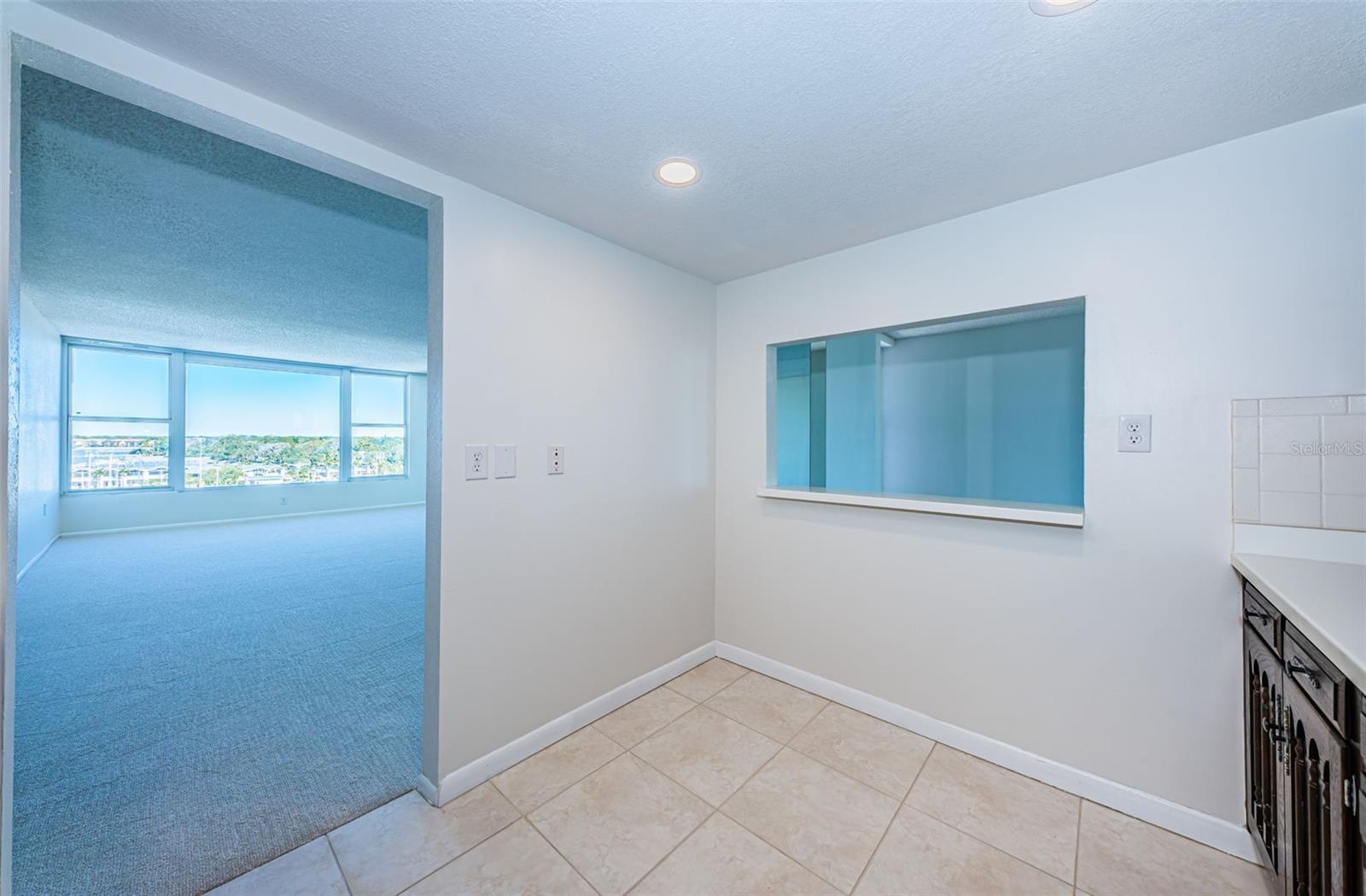 Image 18 of 41 For 634 Edgewater Drive 849