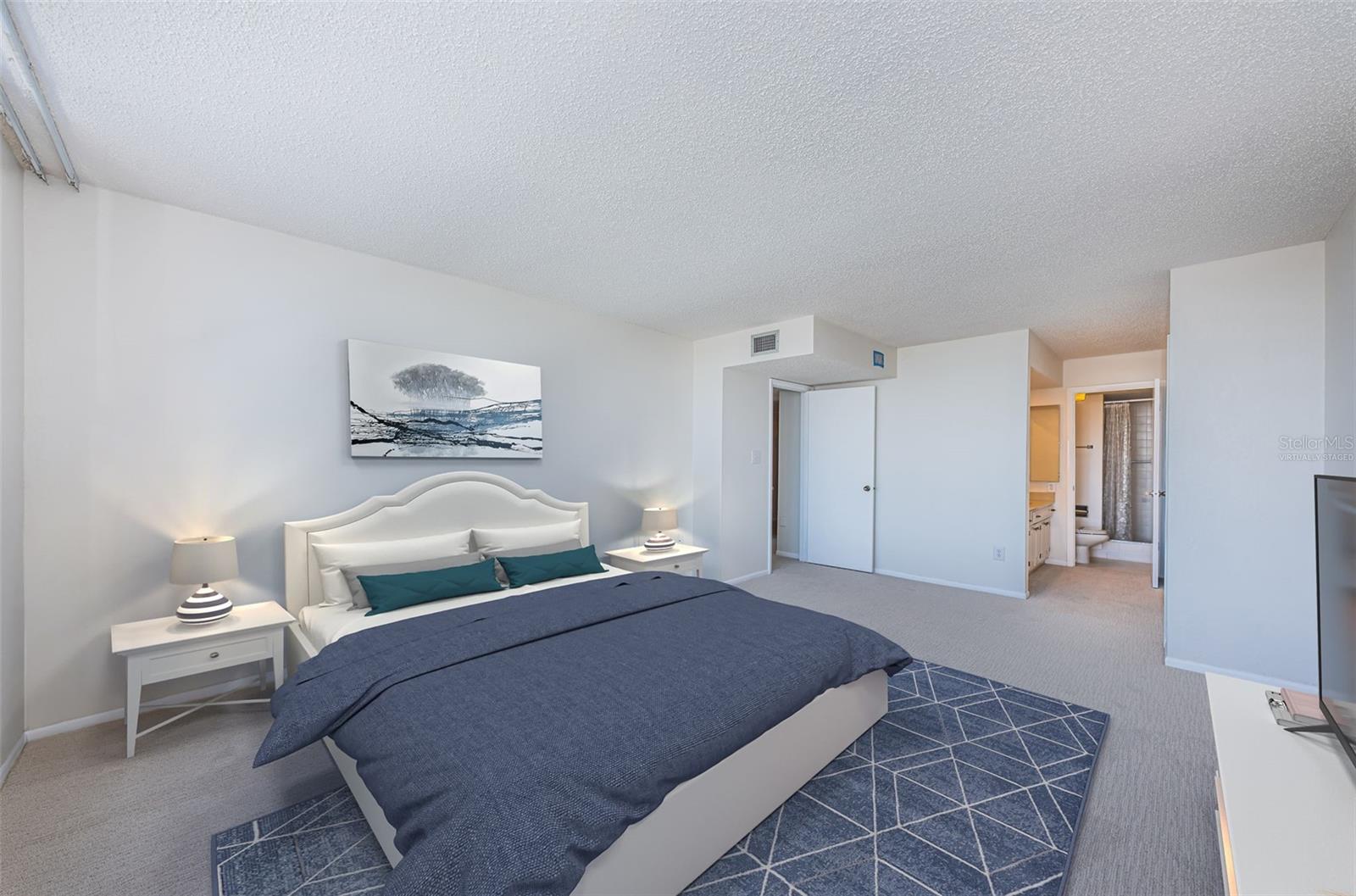 Image 20 of 41 For 634 Edgewater Drive 849