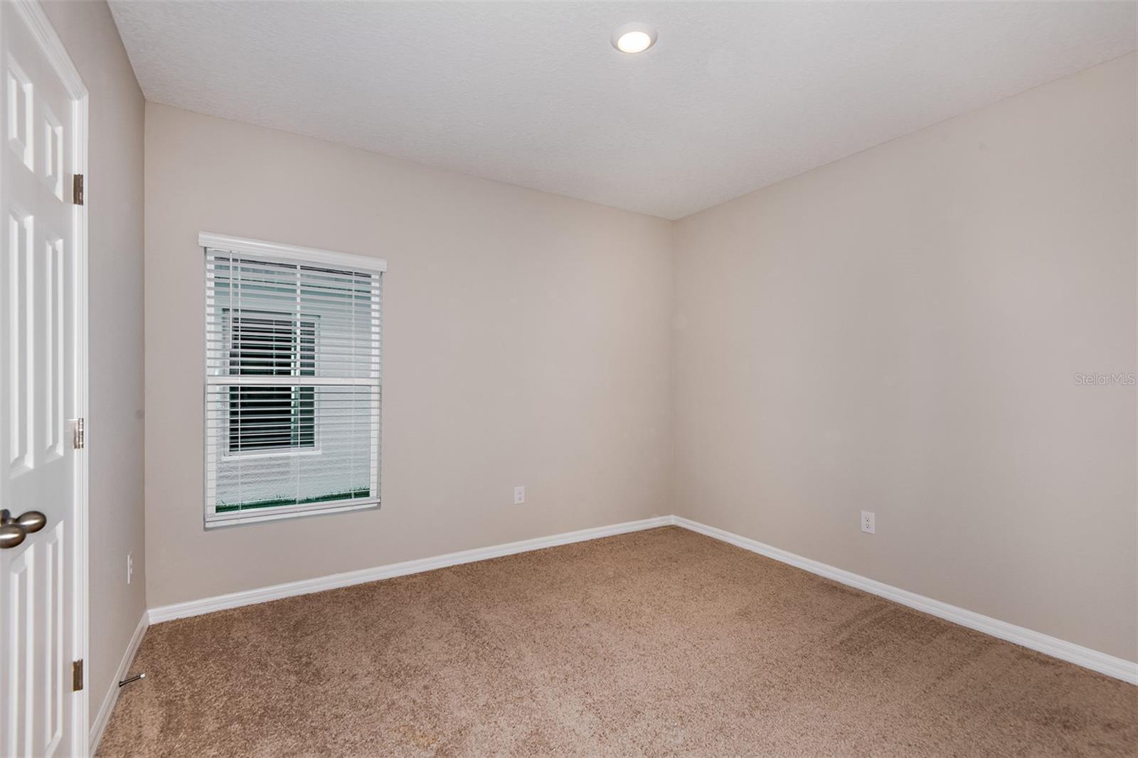 Image 9 of 29 For 4583 Riverbend Boulevard