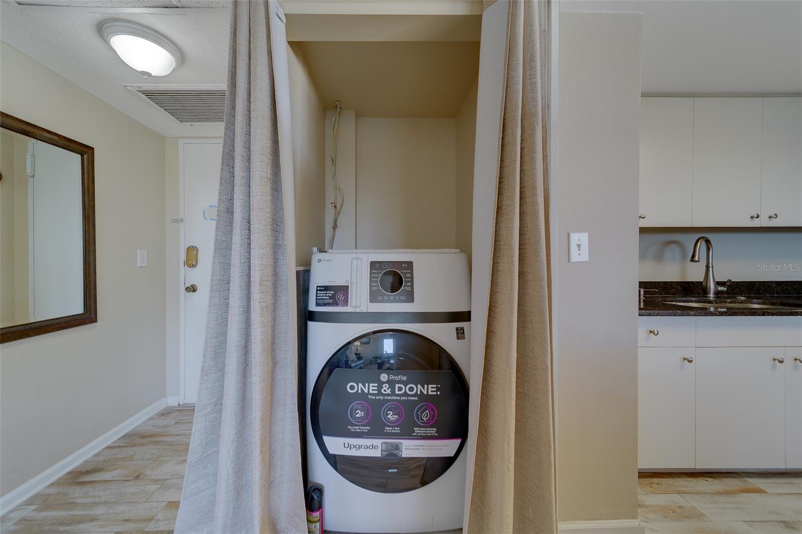 Image 19 of 52 For 880 Mandalay Avenue N414