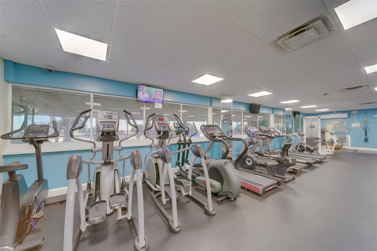 Image 35 of 52 For 880 Mandalay Avenue N414