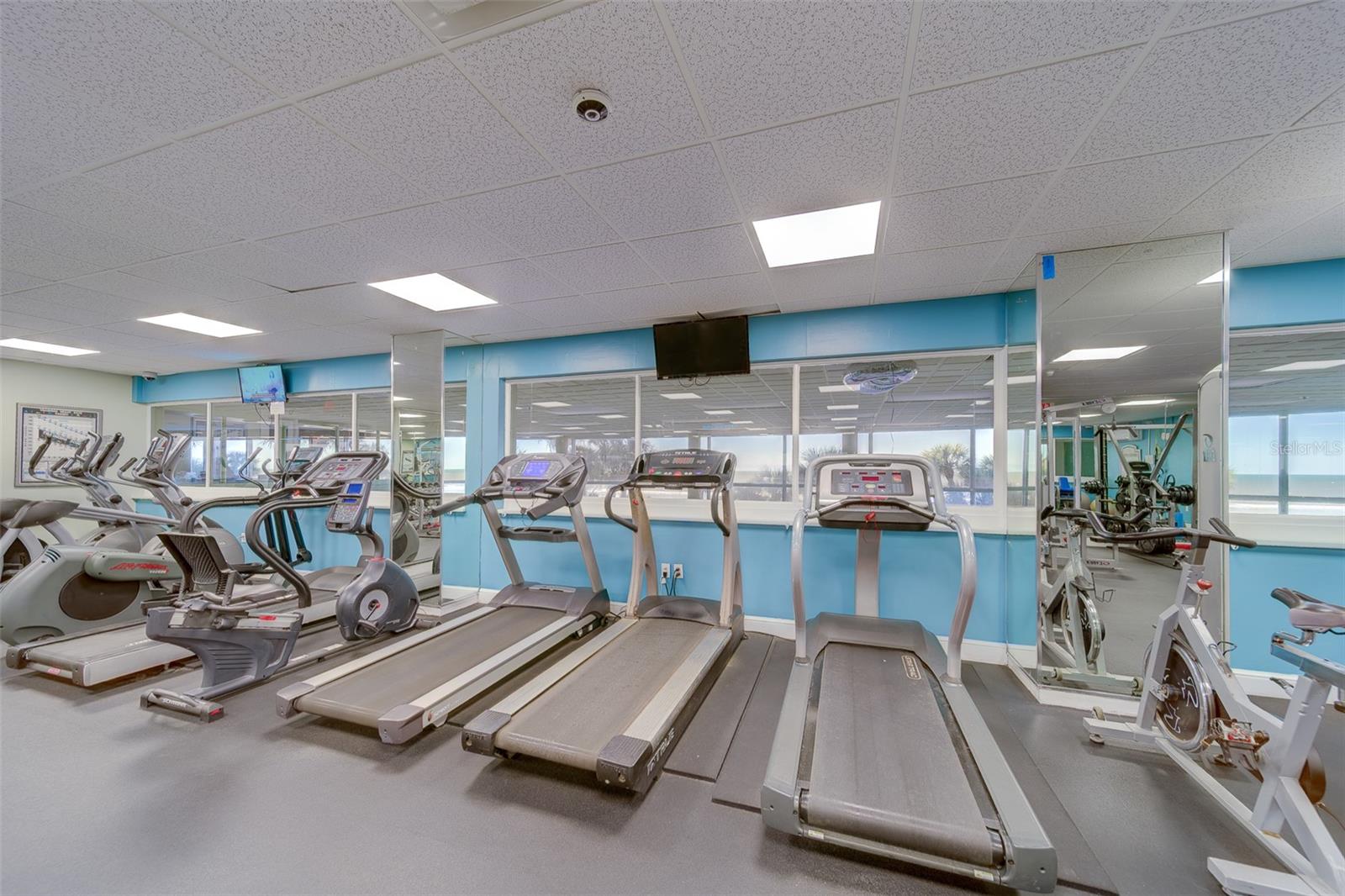 Image 36 of 52 For 880 Mandalay Avenue N414