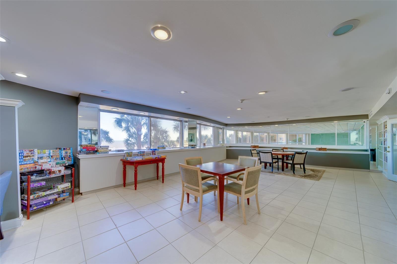 Image 38 of 52 For 880 Mandalay Avenue N414