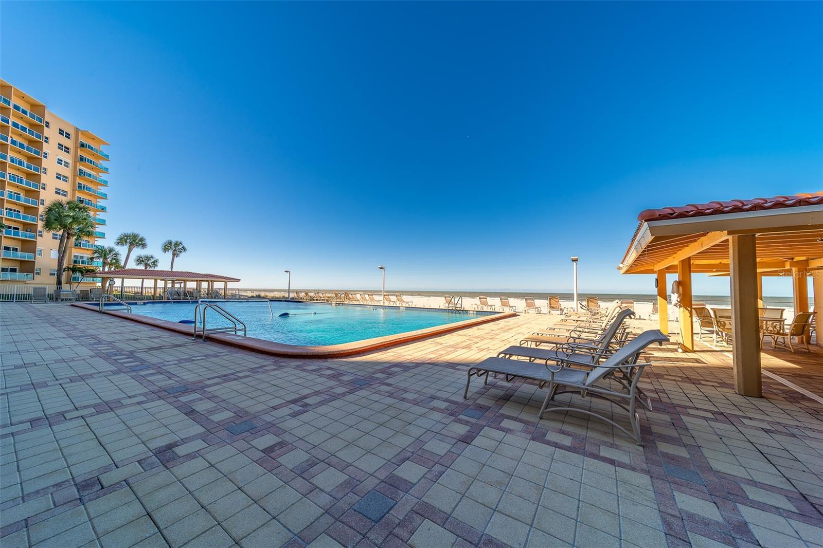 Image 41 of 52 For 880 Mandalay Avenue N414