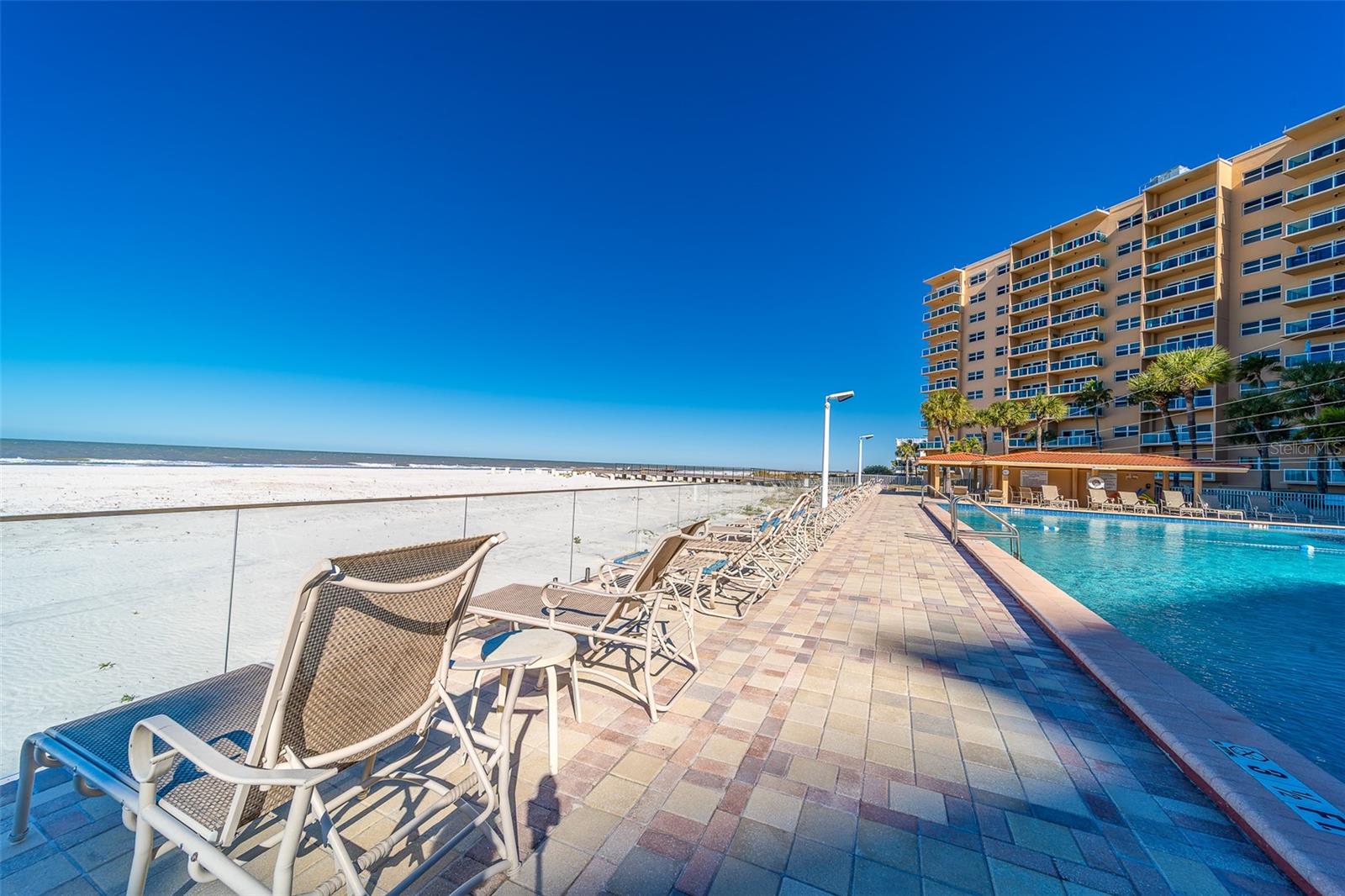 Image 43 of 52 For 880 Mandalay Avenue N414