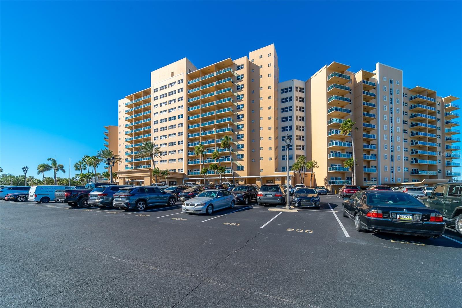 Image 46 of 52 For 880 Mandalay Avenue N414