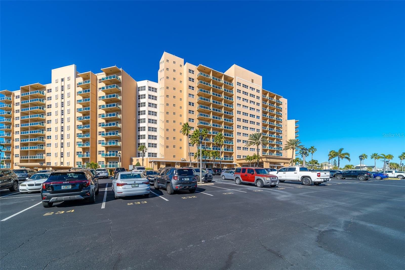 Image 47 of 52 For 880 Mandalay Avenue N414