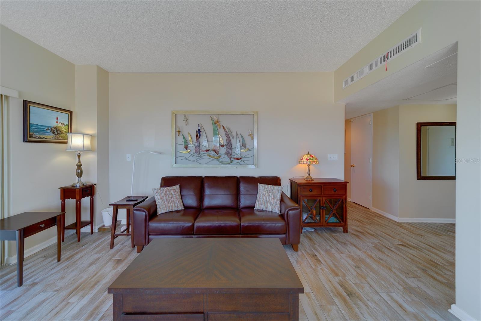 Image 9 of 52 For 880 Mandalay Avenue N414