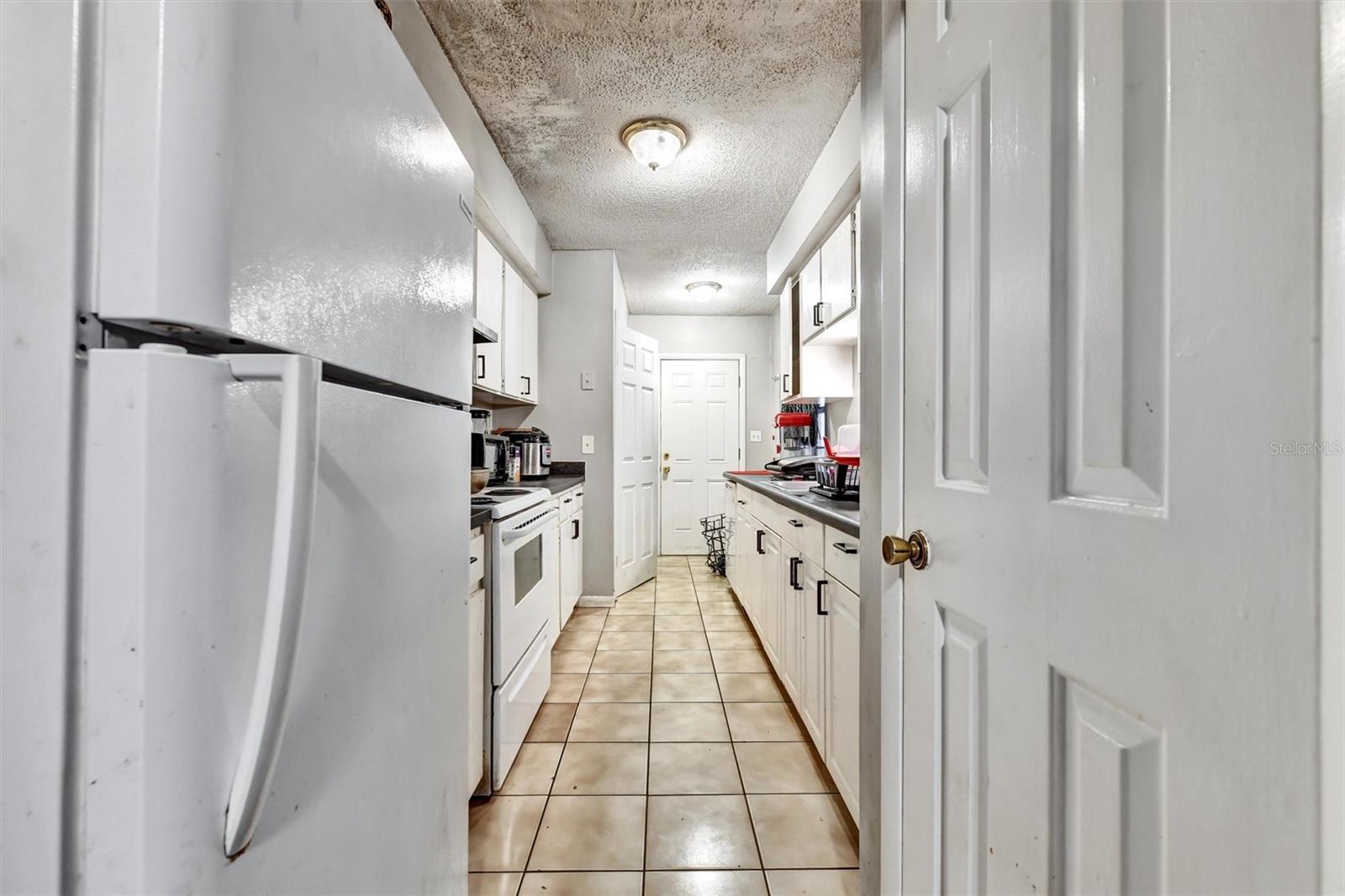 Listing photo id 8 for 4965 Steel Dust Lane