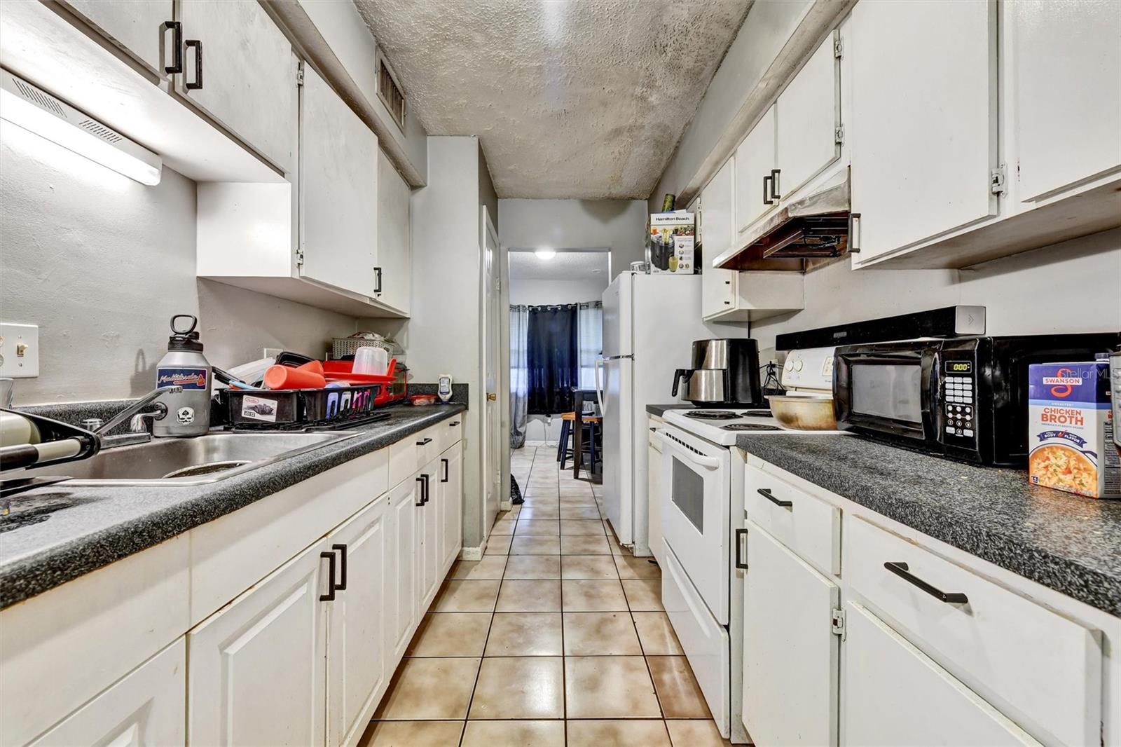 Listing photo id 12 for 4965 Steel Dust Lane