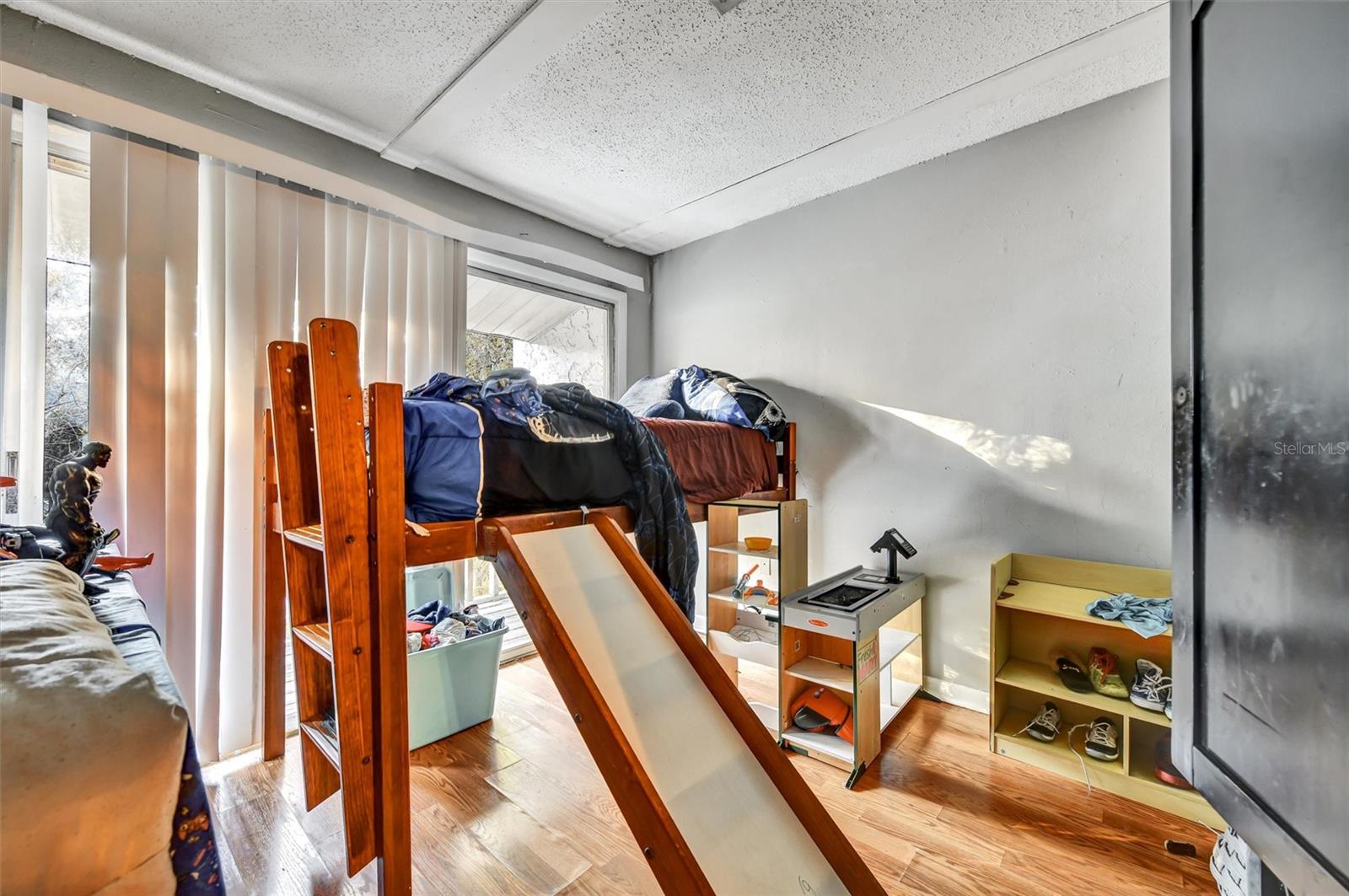 Listing photo id 13 for 4965 Steel Dust Lane