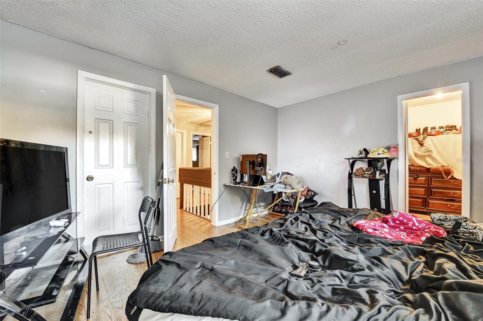 Listing photo id 21 for 4965 Steel Dust Lane