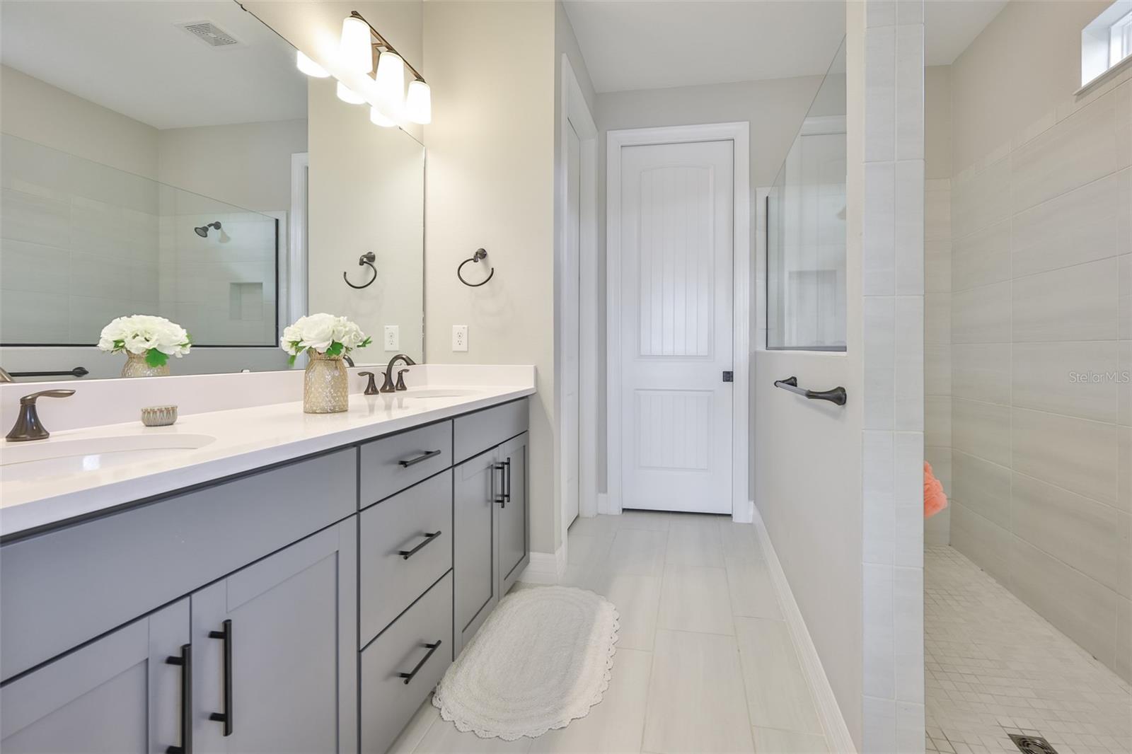 Image 31 of 60 For 9497 Ibis Grove Boulevard