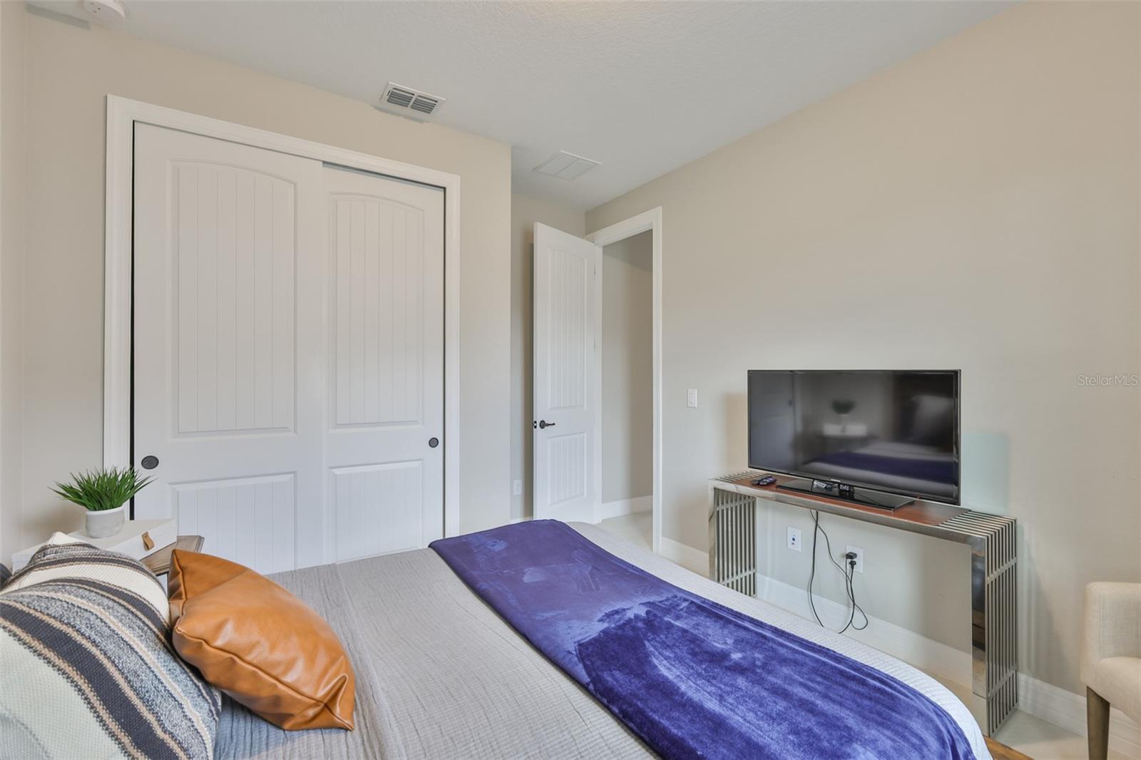 Image 38 of 60 For 9497 Ibis Grove Boulevard