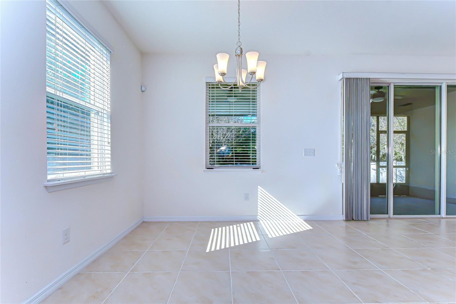 Image 9 of 27 For 10434 Scenic Hollow Drive