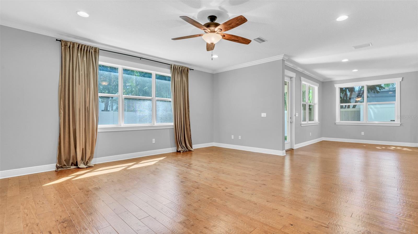 Image 16 of 48 For 3702 Tacon Street