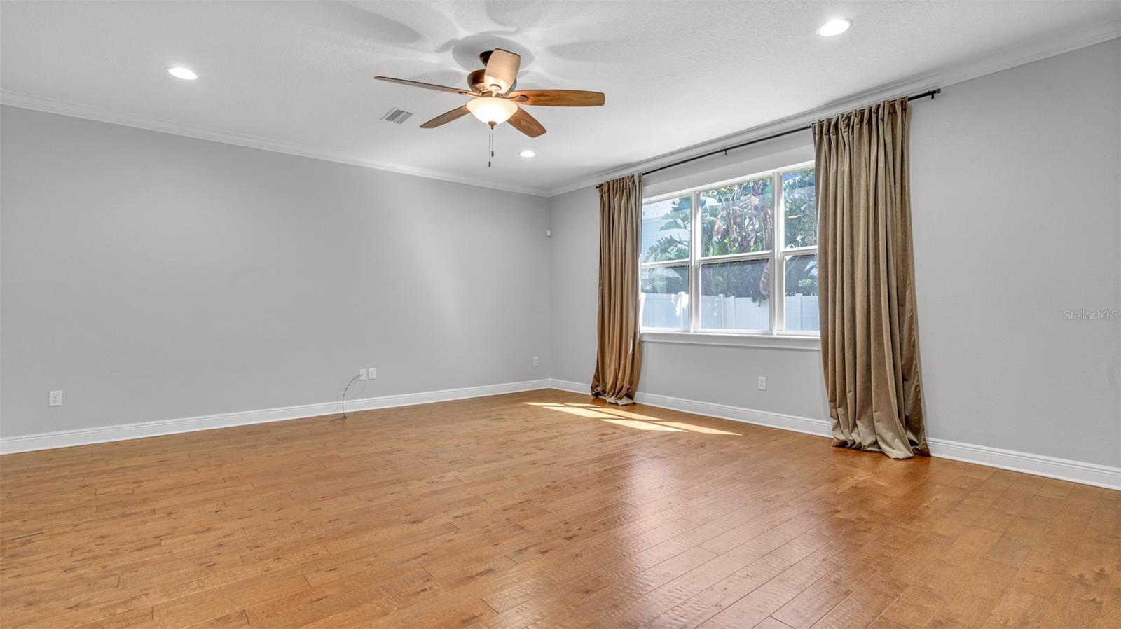 Image 17 of 48 For 3702 Tacon Street