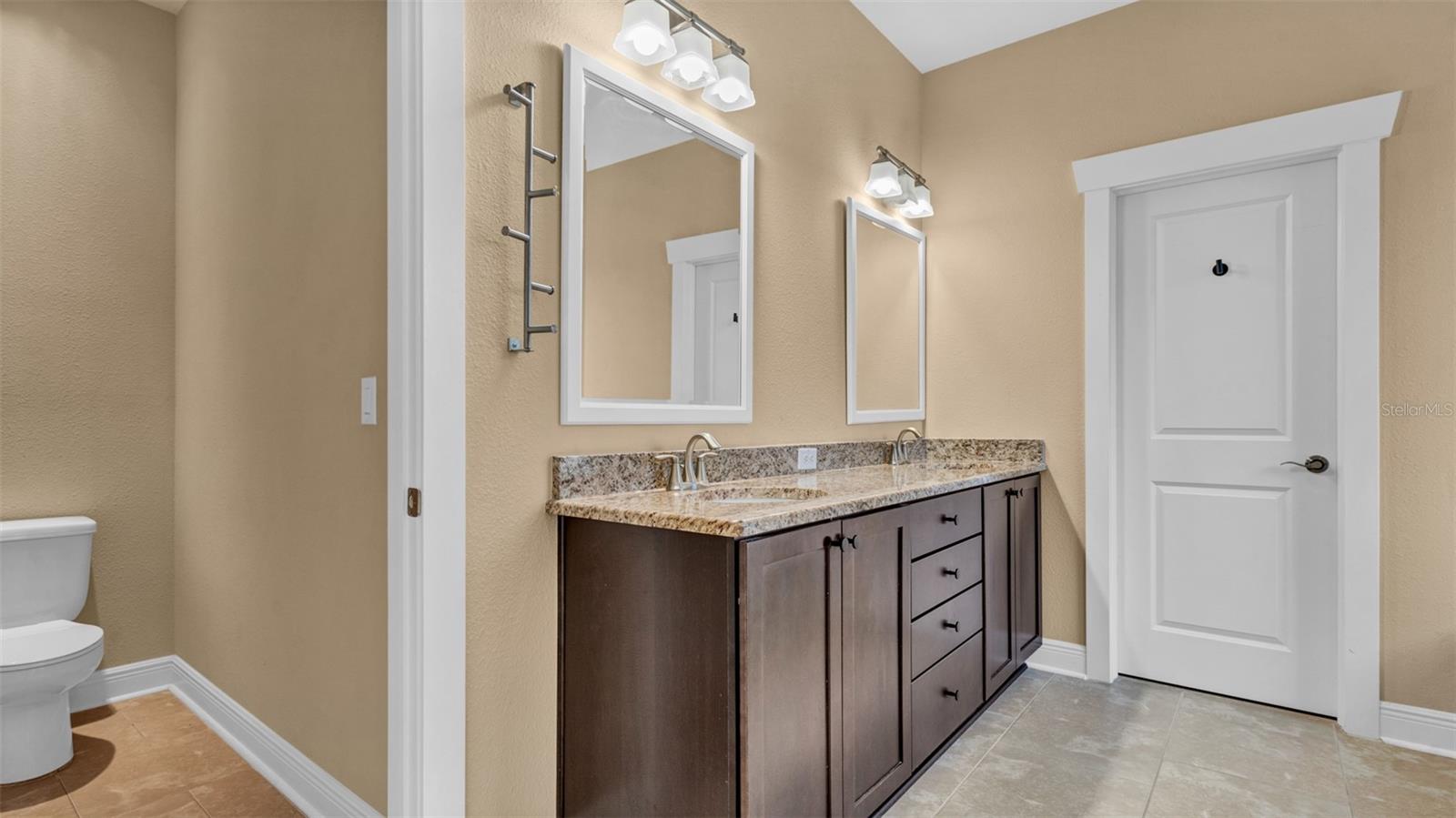 Image 35 of 48 For 3702 Tacon Street