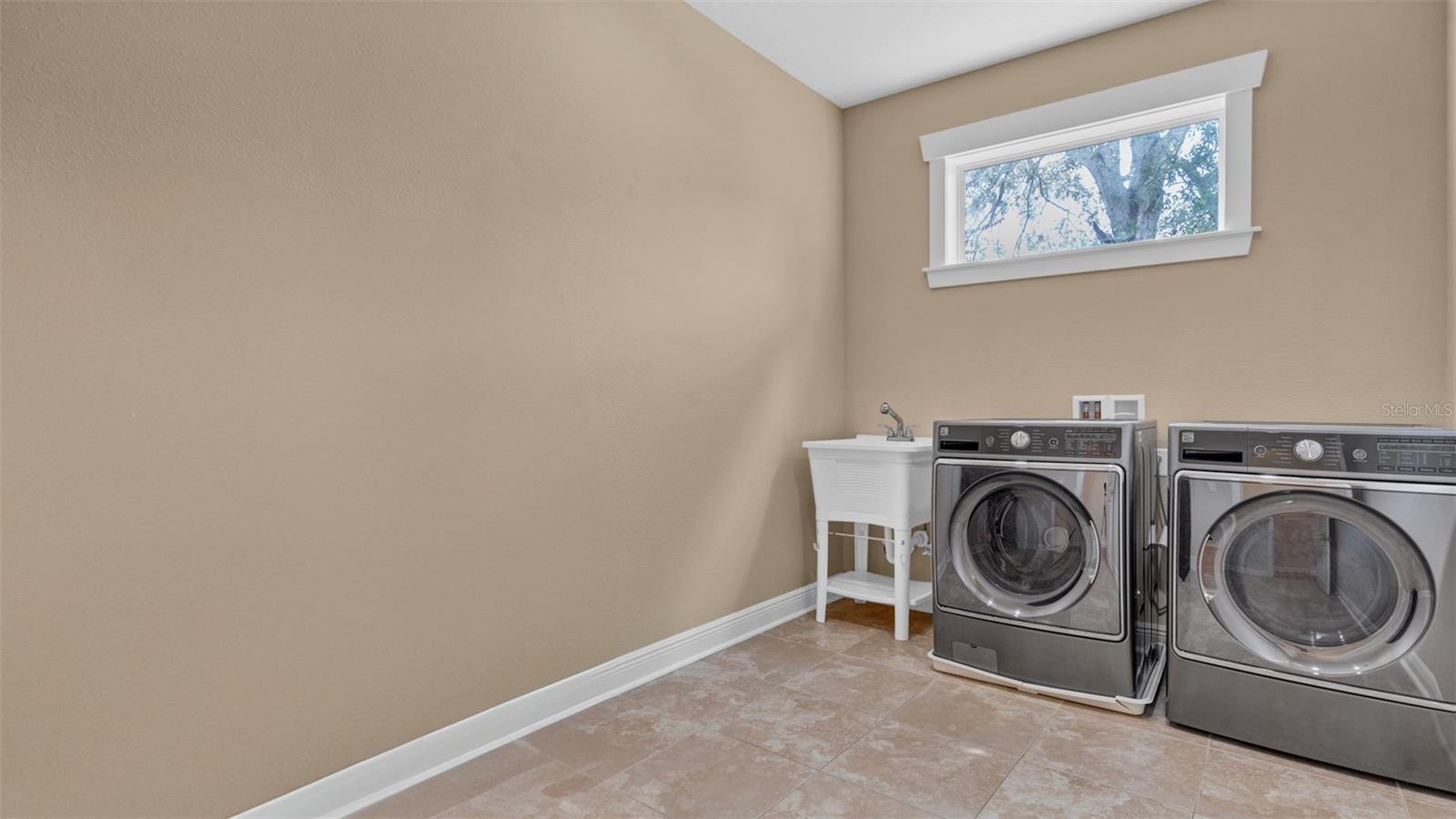 Image 40 of 48 For 3702 Tacon Street