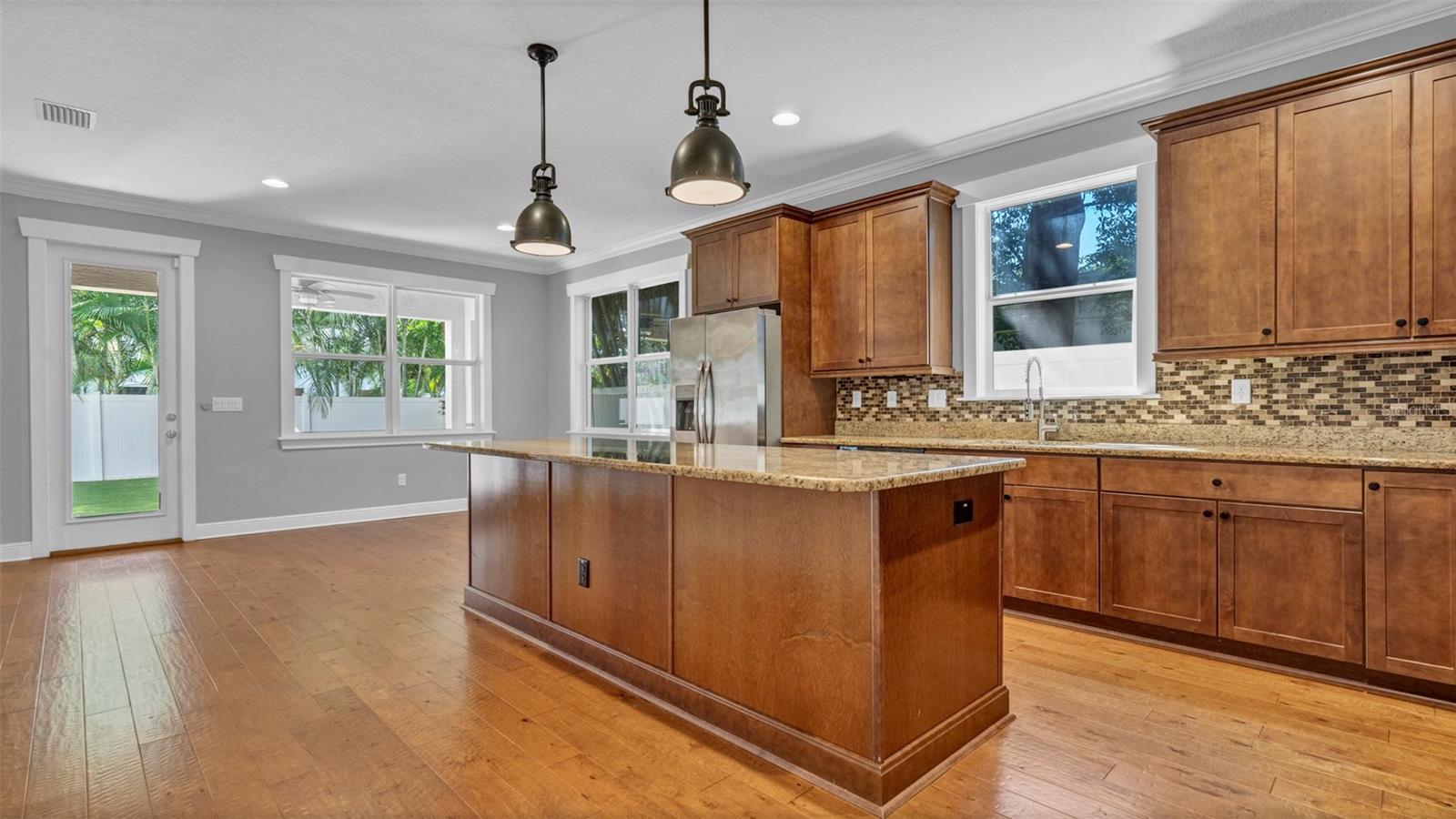 Image 7 of 48 For 3702 Tacon Street