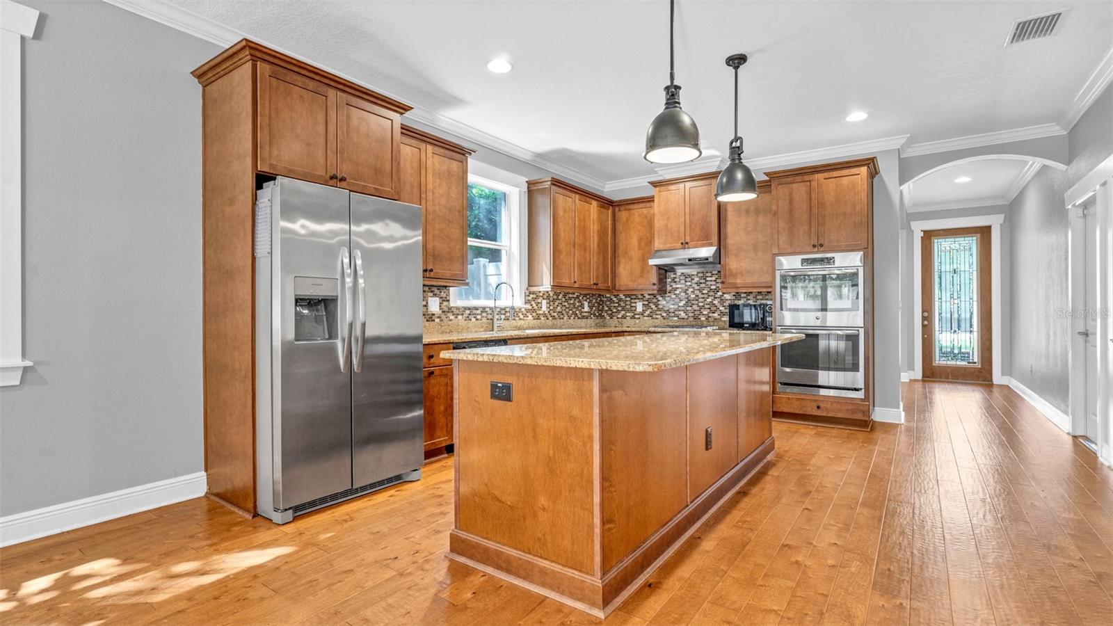 Image 8 of 48 For 3702 Tacon Street