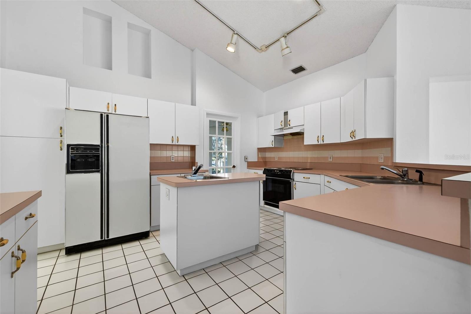 Image 8 of 37 For 1819 Tree Swallow Way