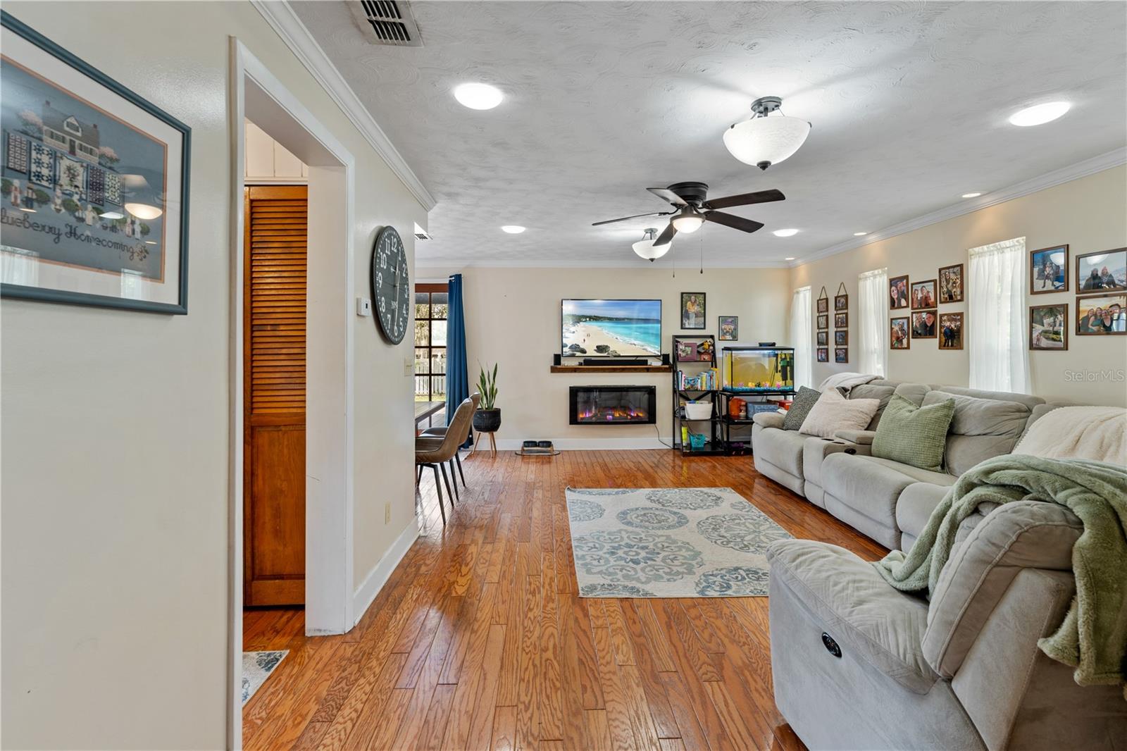 Image 17 of 54 For 13627 13th Street