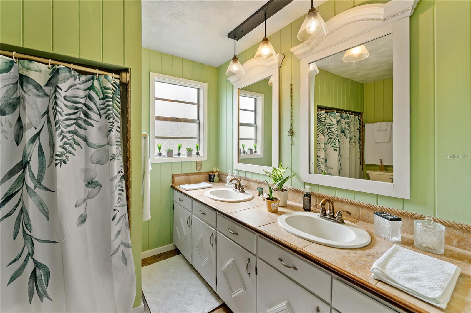 Image 27 of 54 For 13627 13th Street