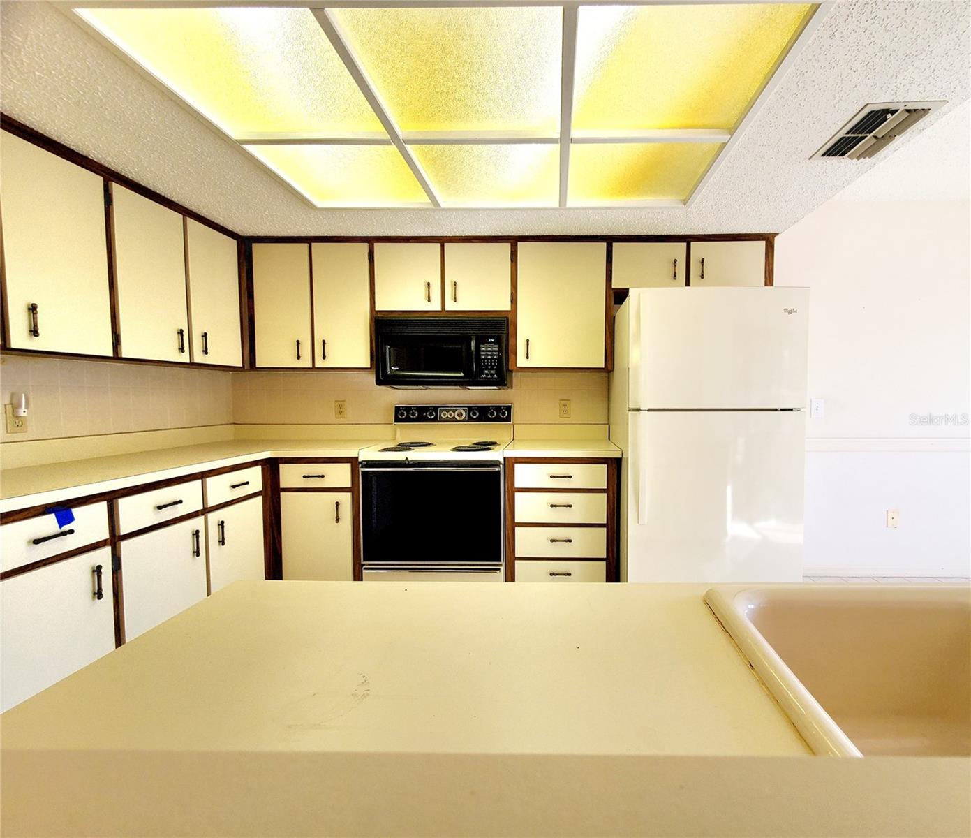 Image 11 of 32 For 2053 Villa Terrace