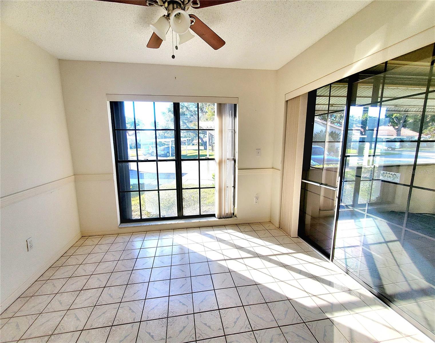 Image 13 of 32 For 2053 Villa Terrace