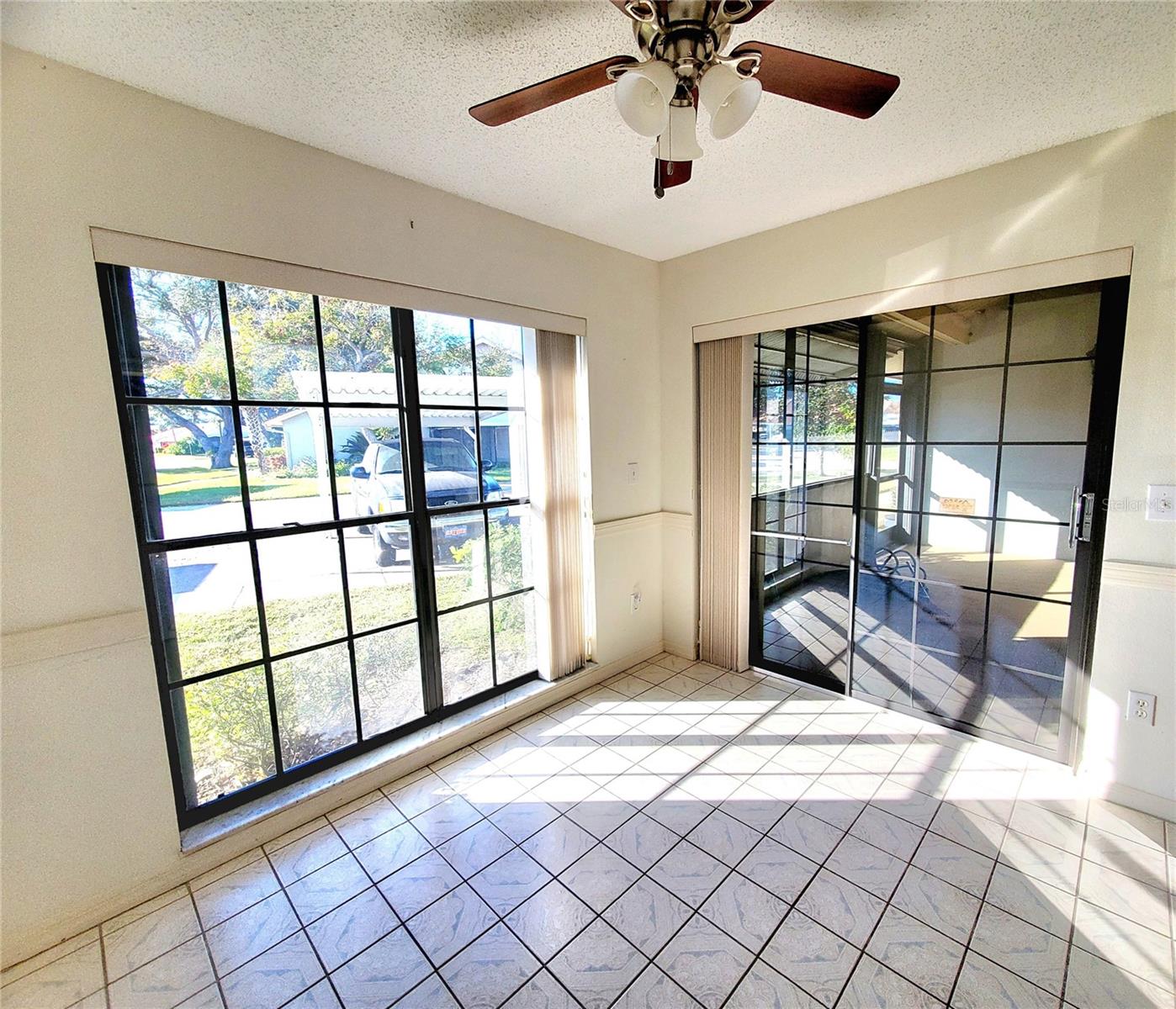 Image 14 of 32 For 2053 Villa Terrace