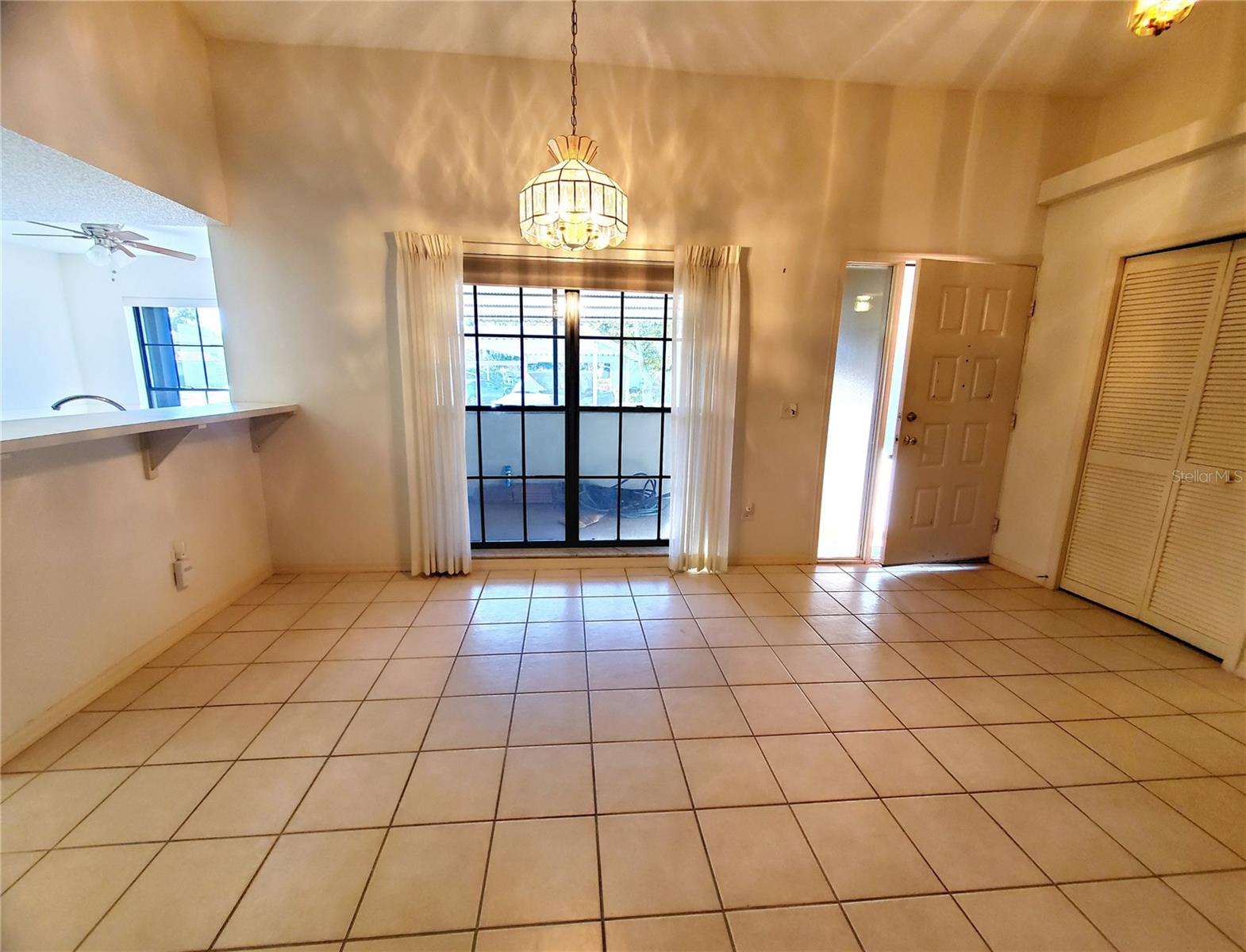 Image 7 of 32 For 2053 Villa Terrace