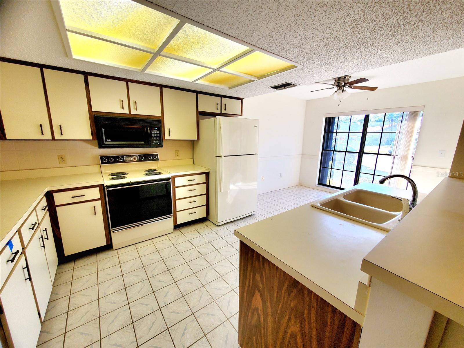 Image 8 of 32 For 2053 Villa Terrace